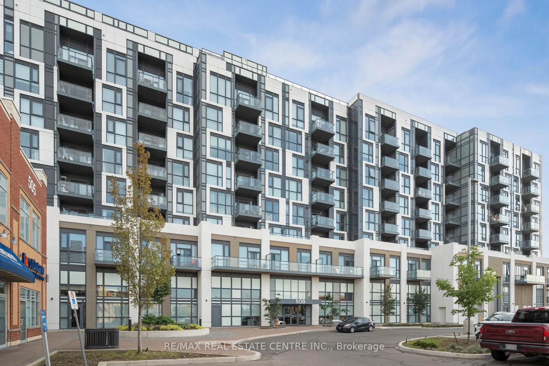 509 Dundas Street, #804