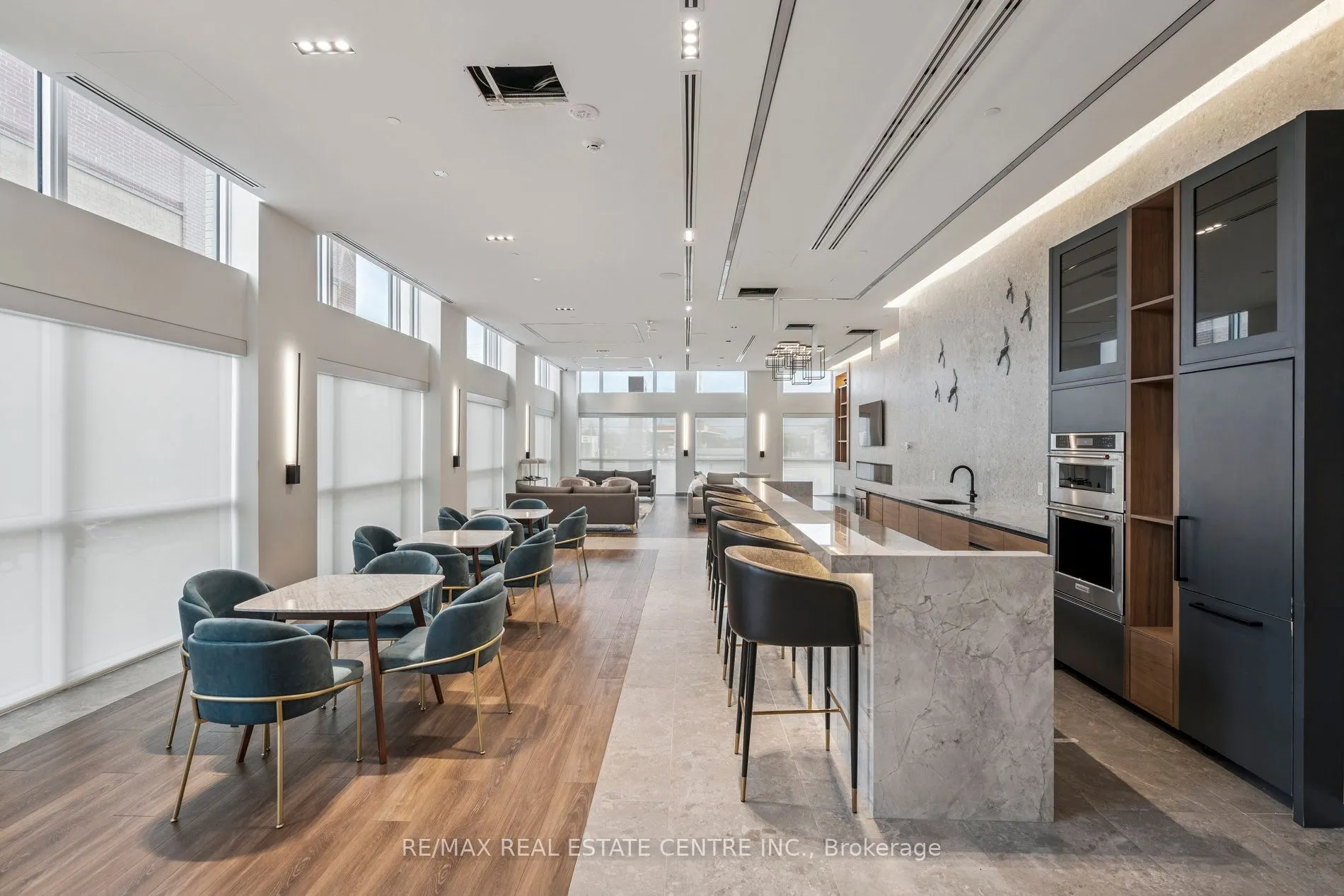509 Dundas Street, #804