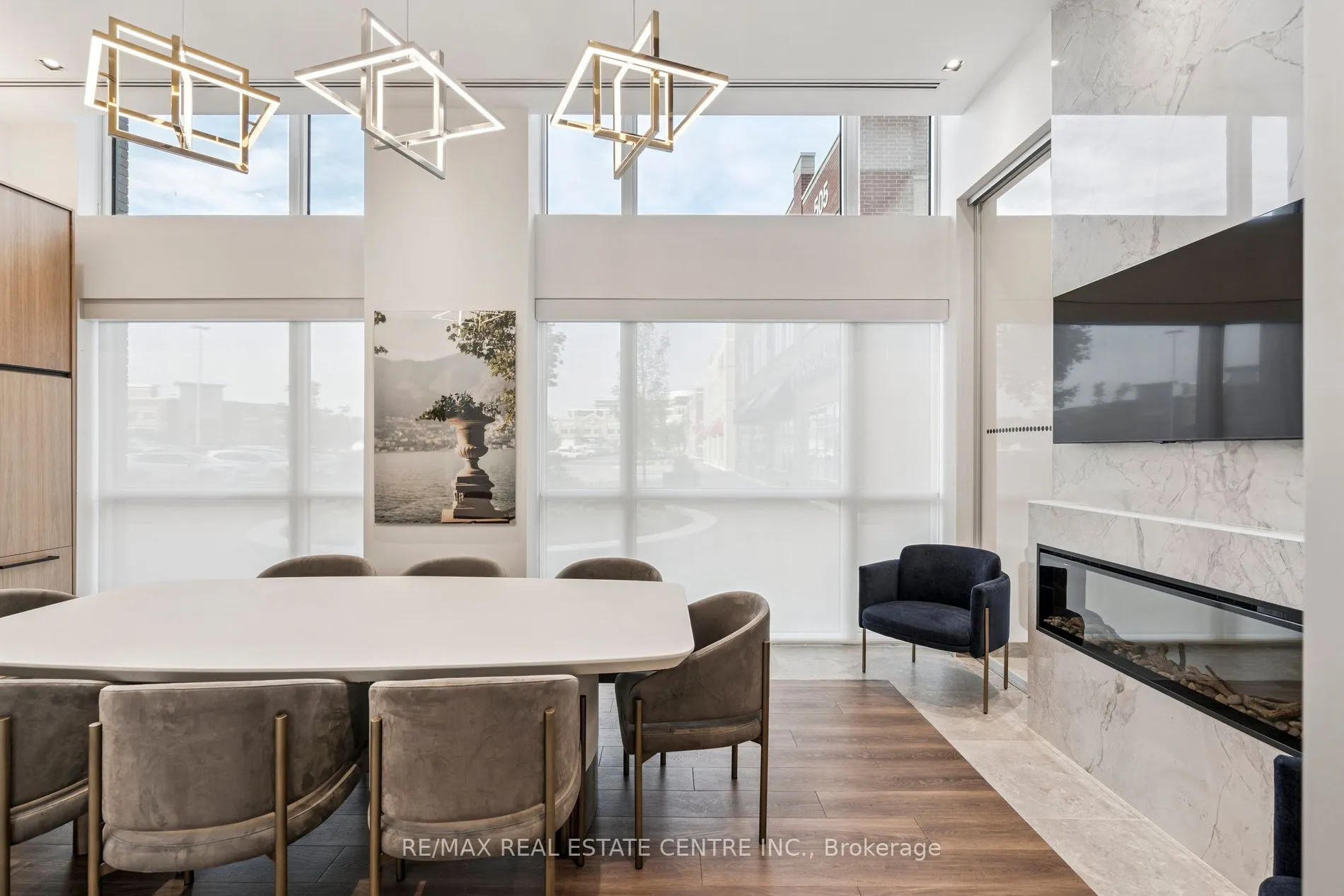 509 Dundas Street, #804
