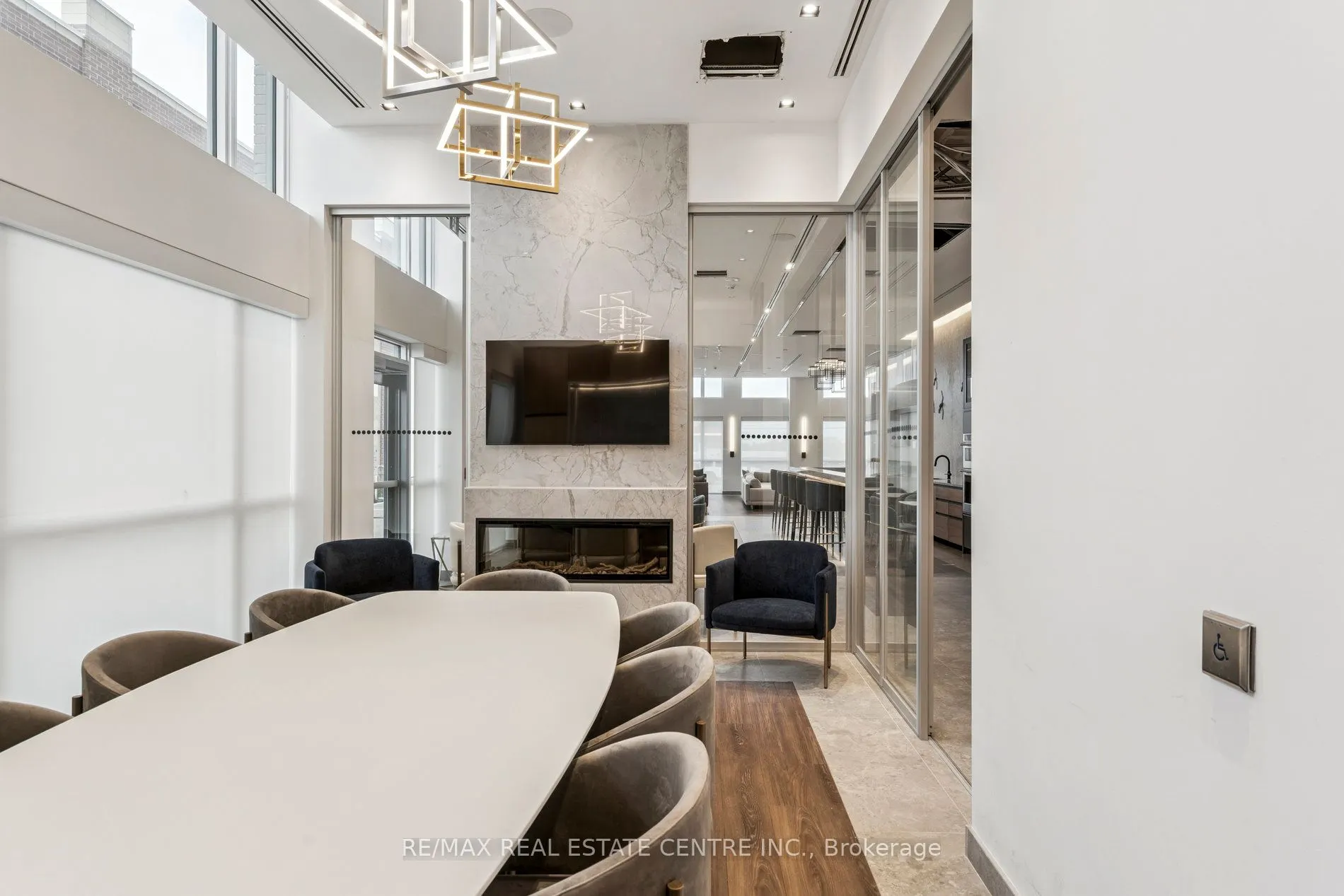 509 Dundas Street, #804