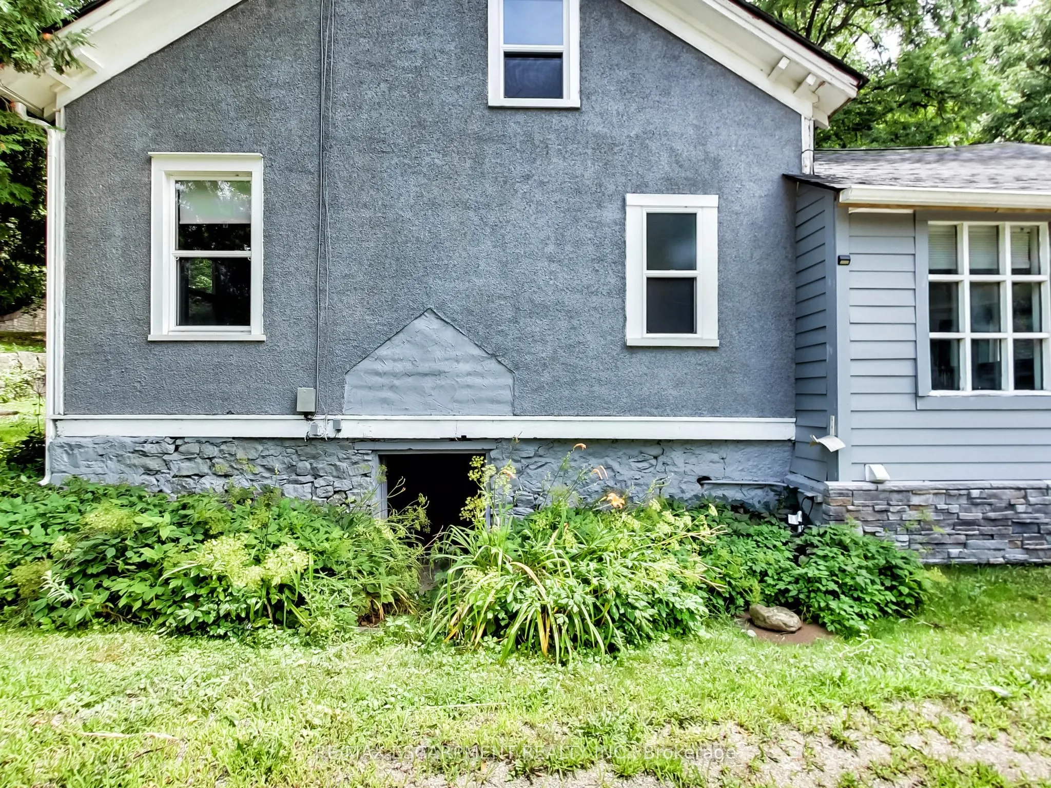 6142 Guelph Line