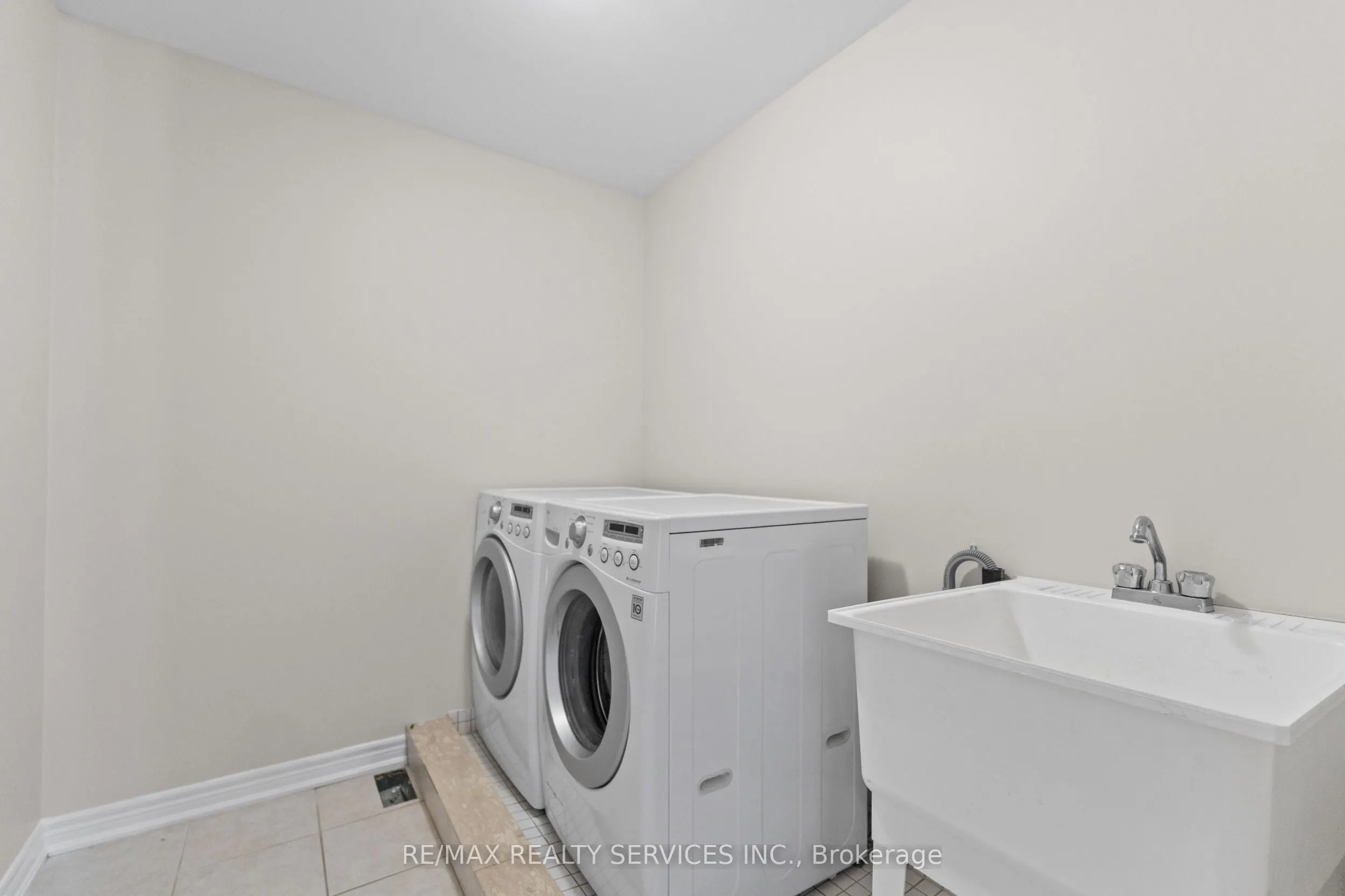 47 Bellhaven Crescent