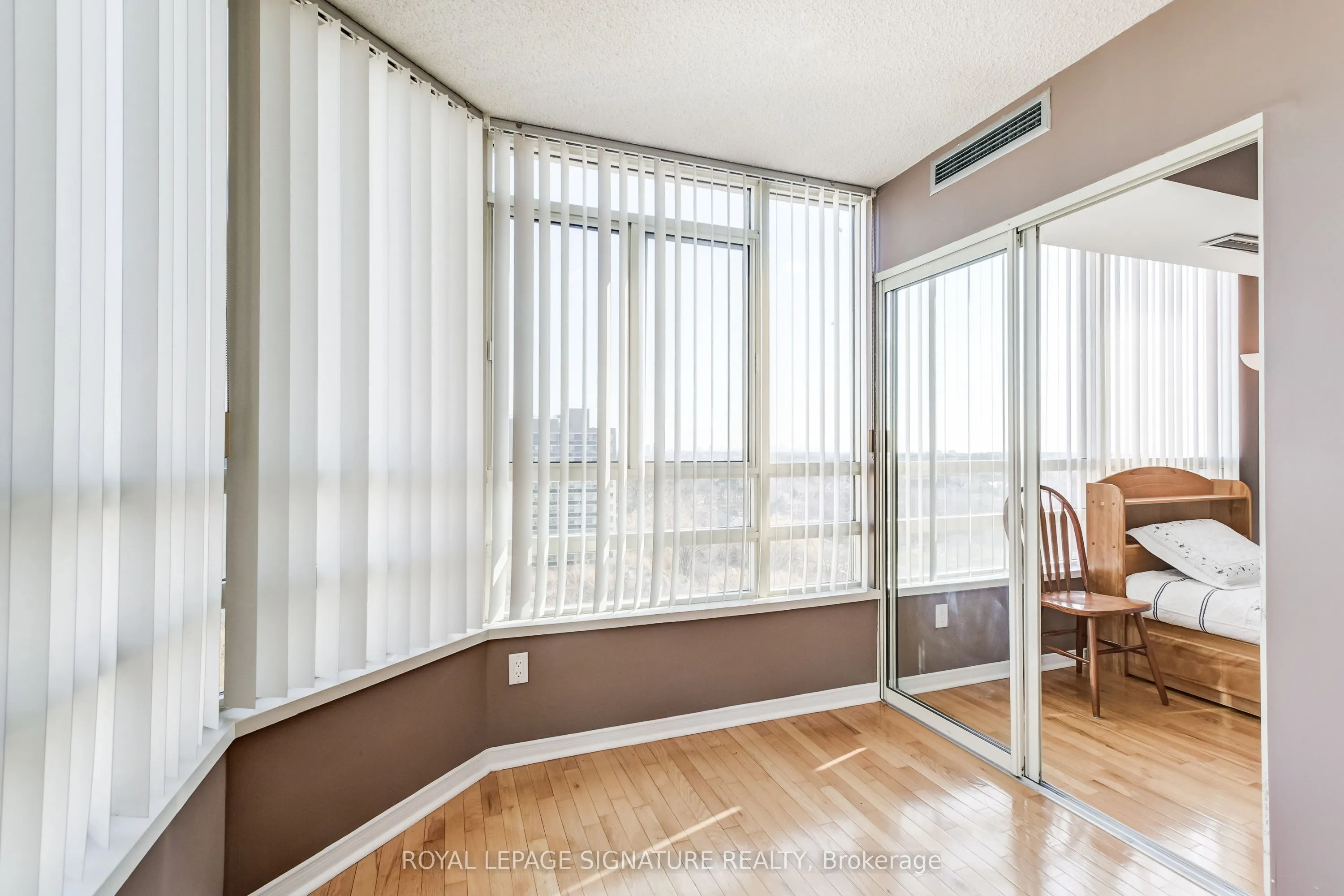 75 King Street E, #1105