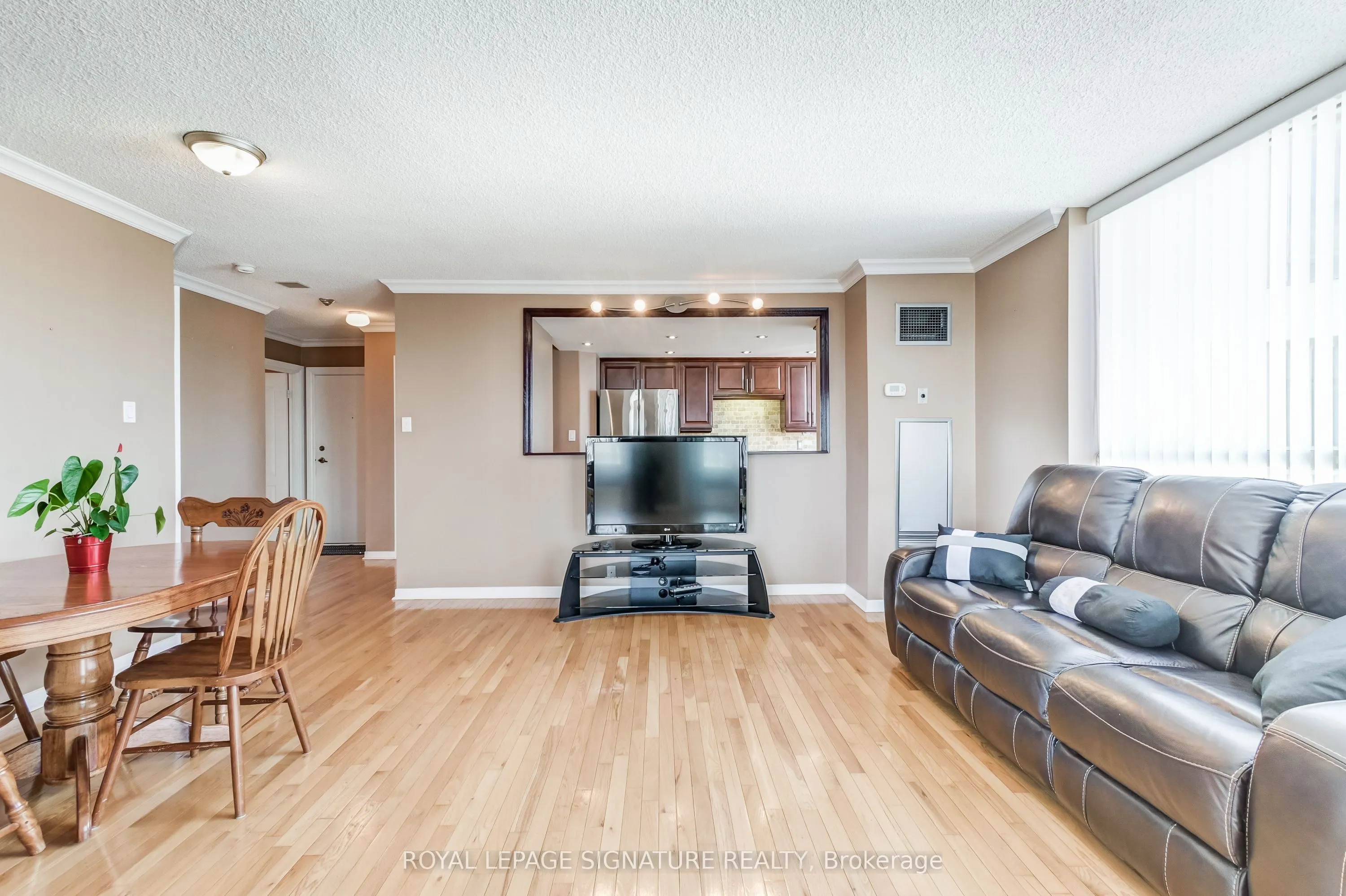 75 King Street E, #1105