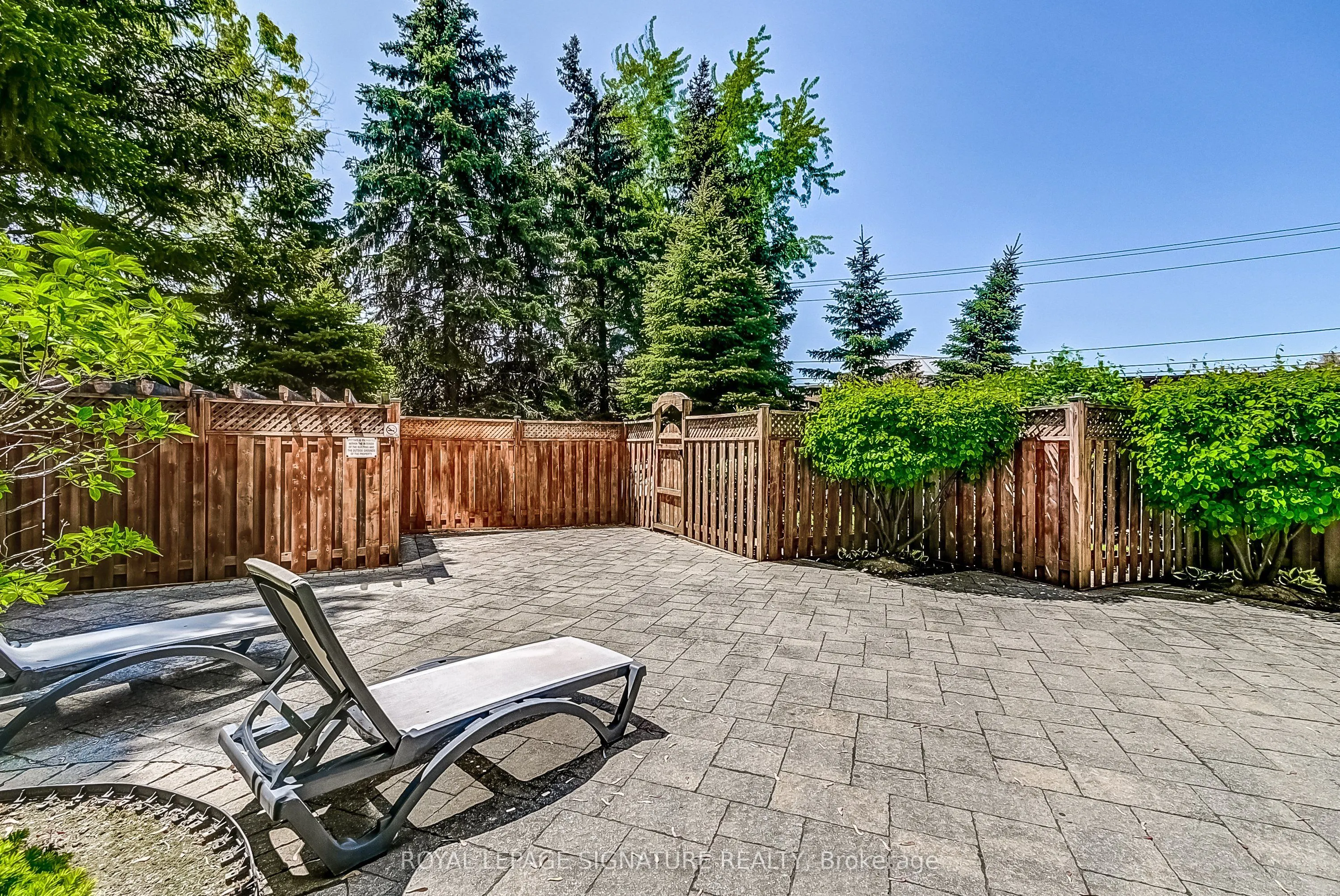 75 King Street E, #1105