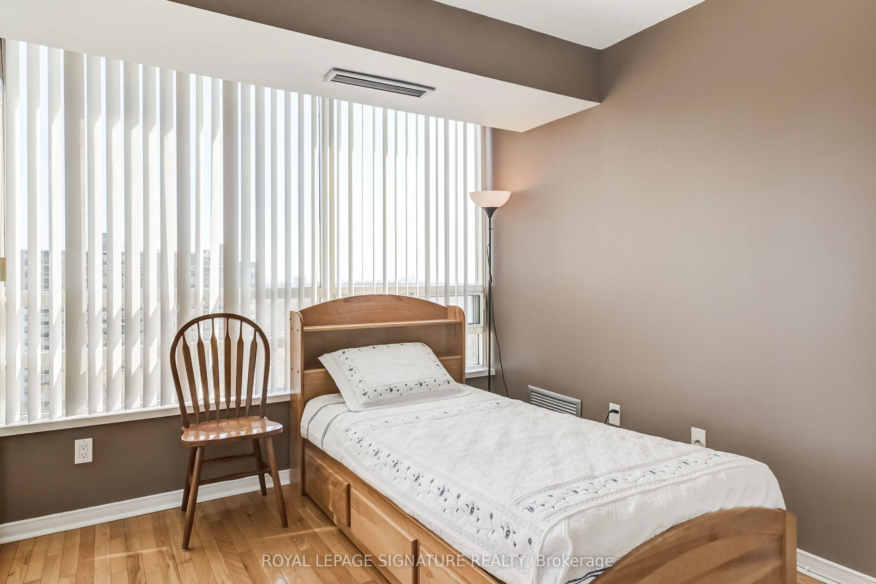 75 King Street E, #1105