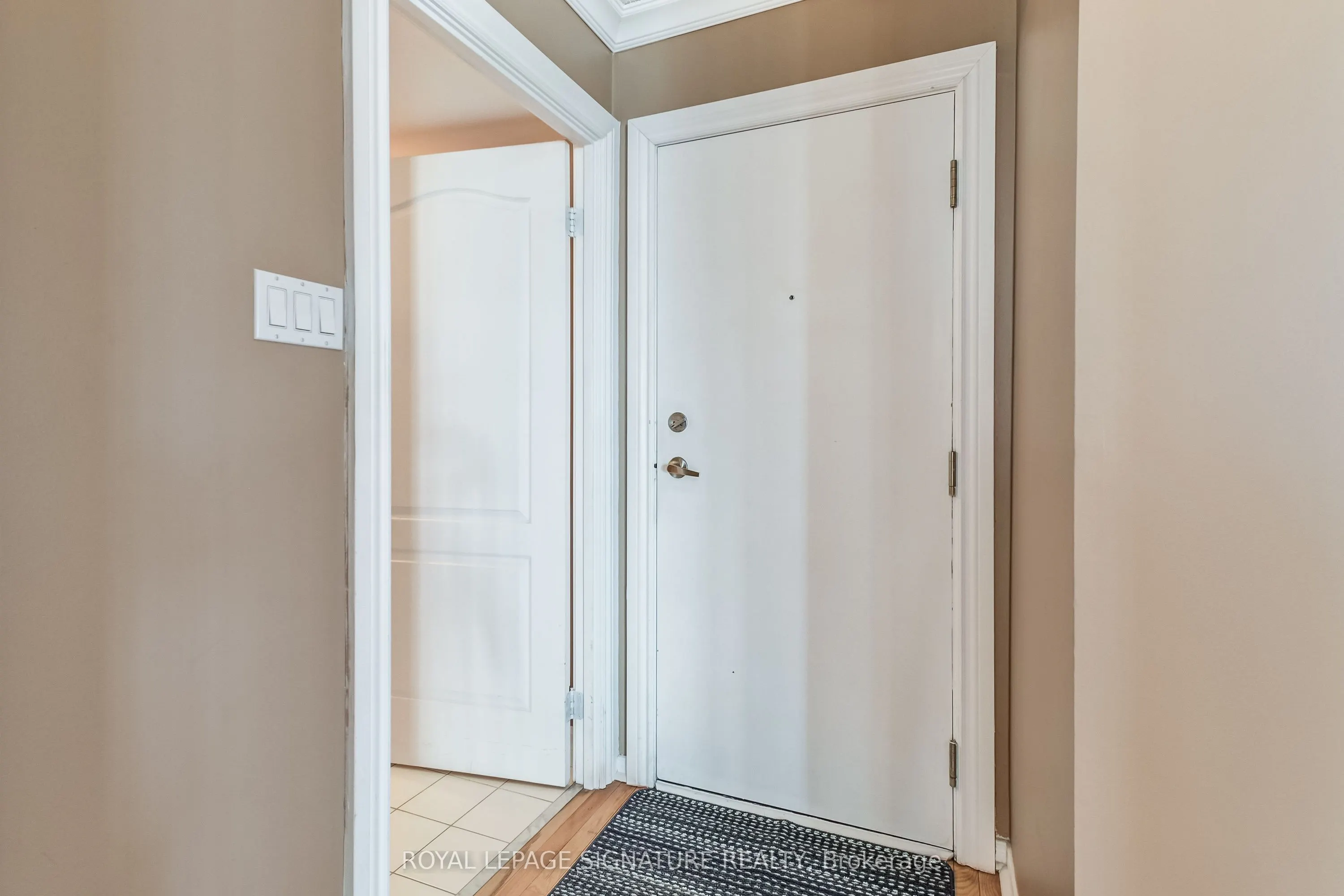 75 King Street E, #1105