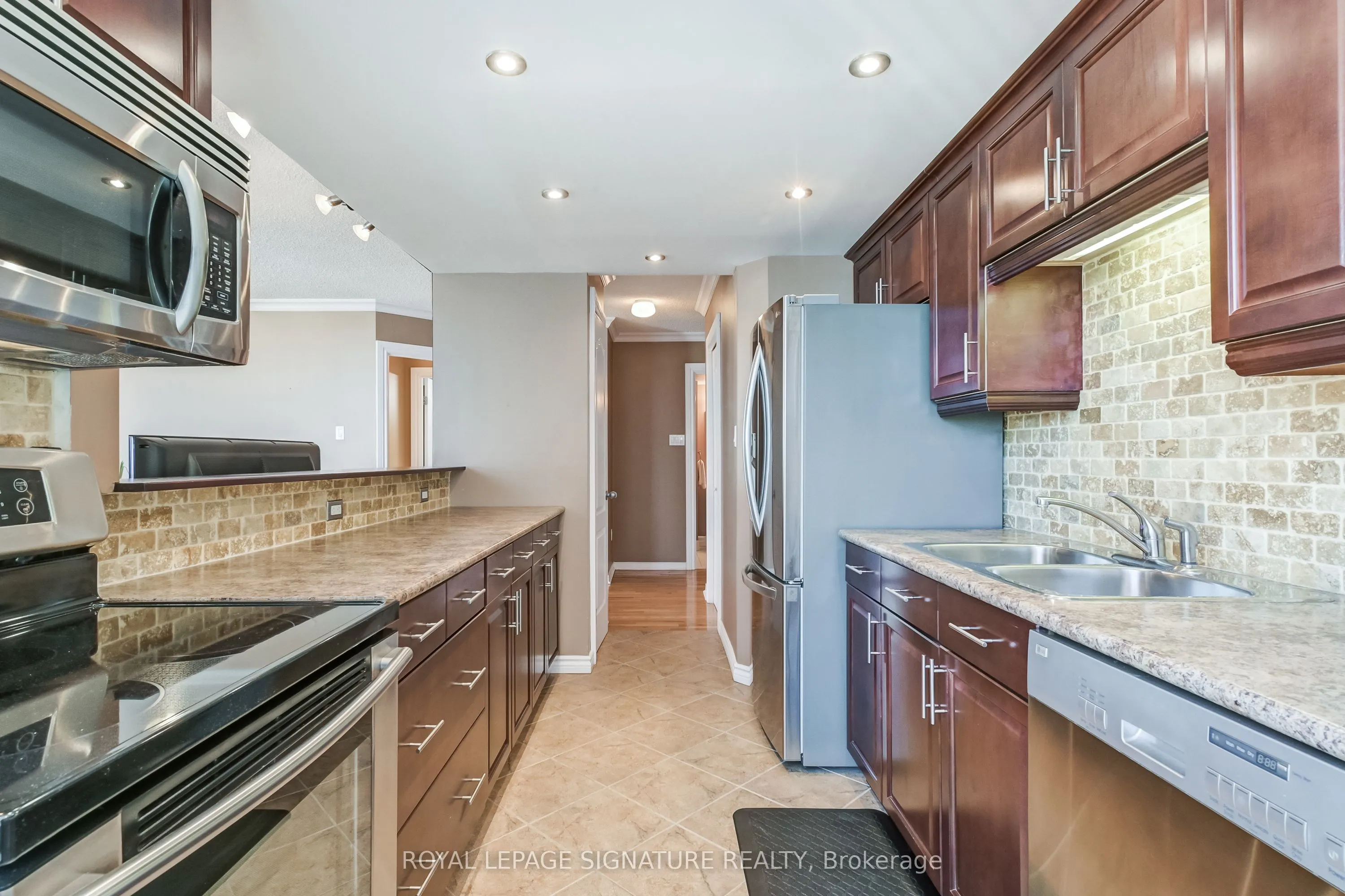 75 King Street E, #1105