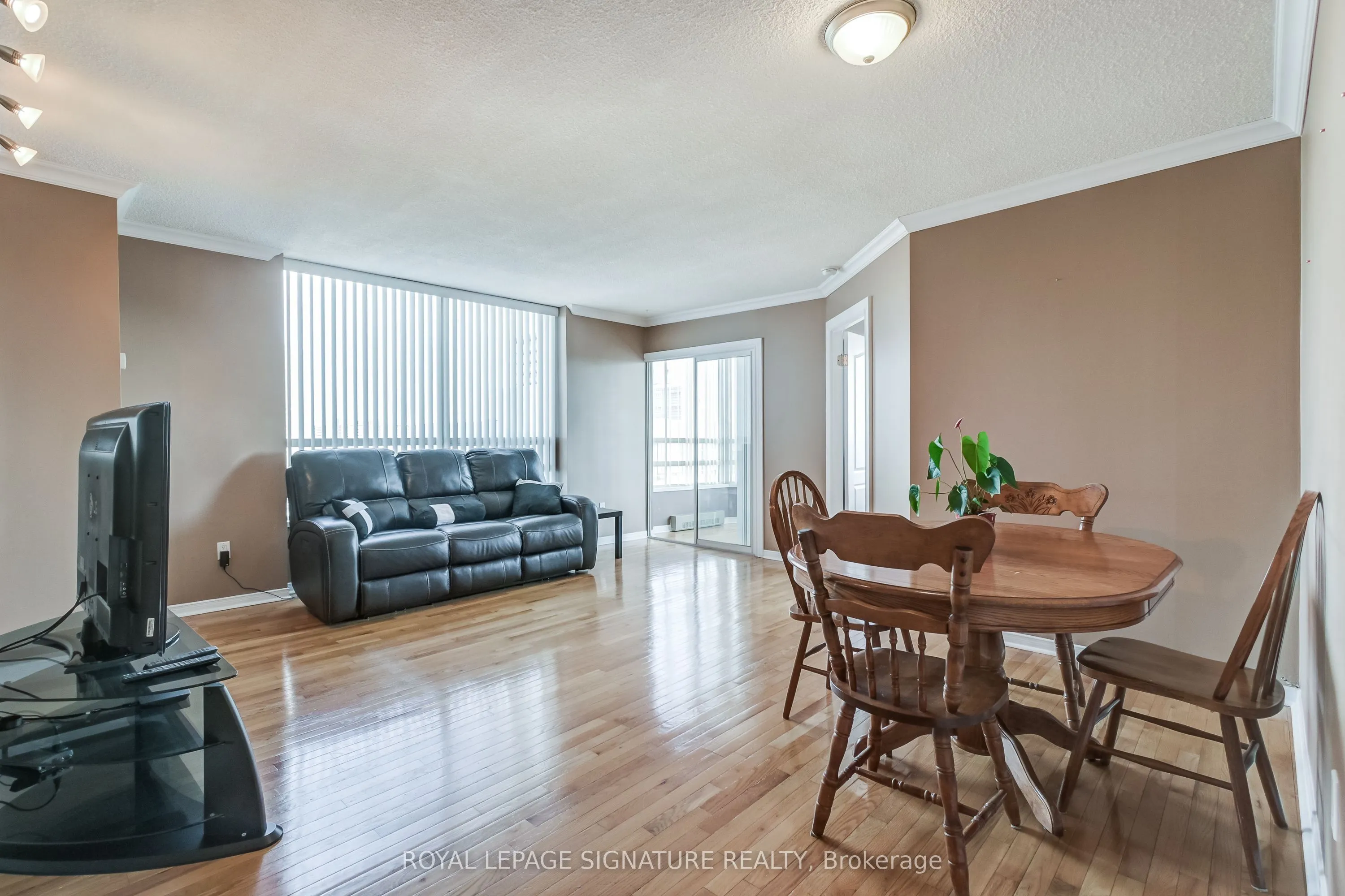 75 King Street E, #1105