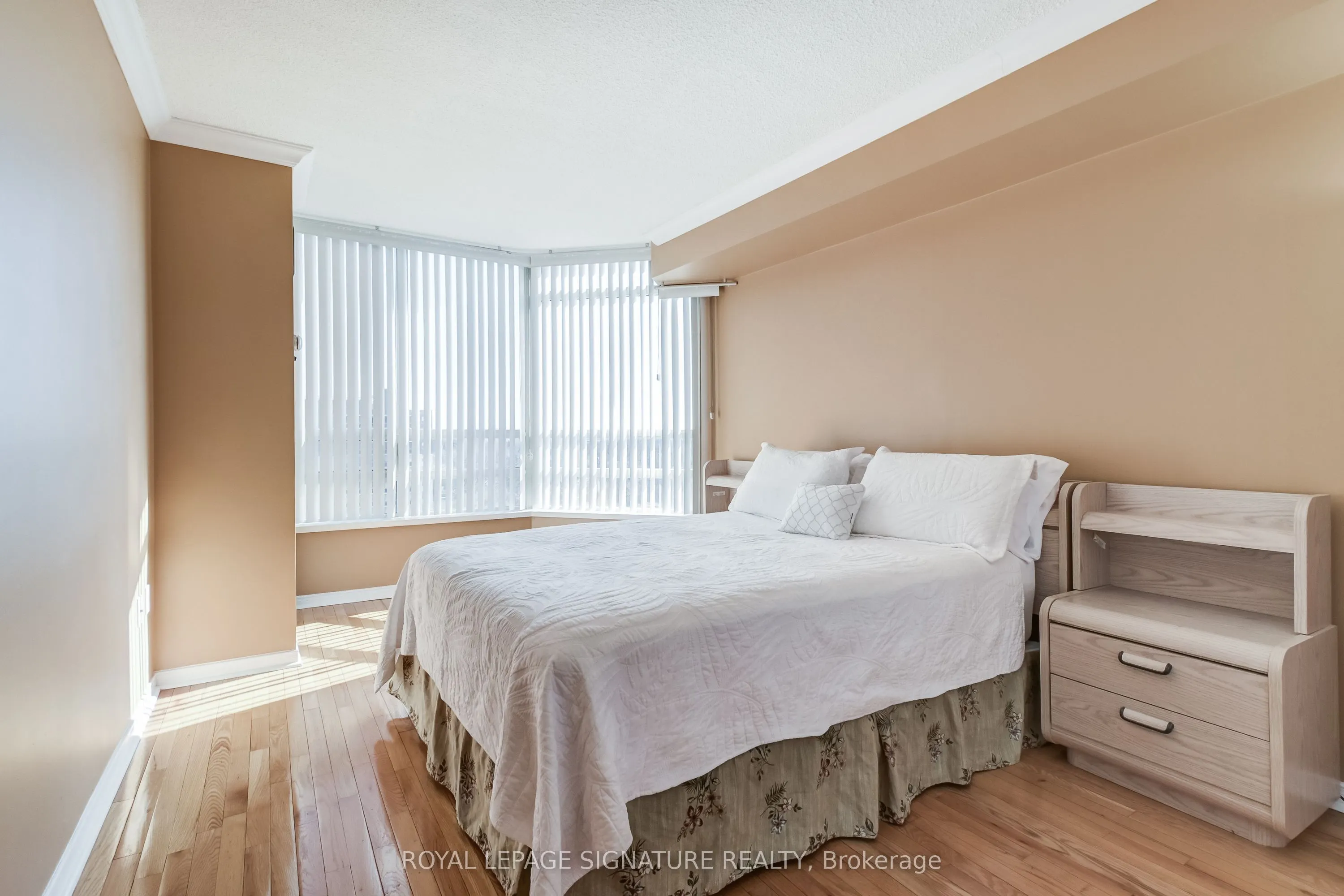 75 King Street E, #1105