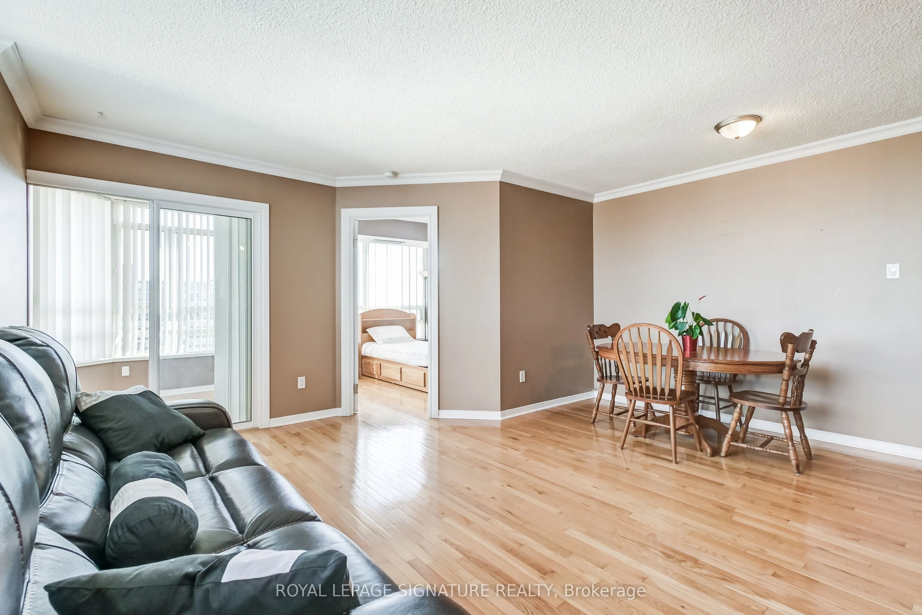 75 King Street E, #1105
