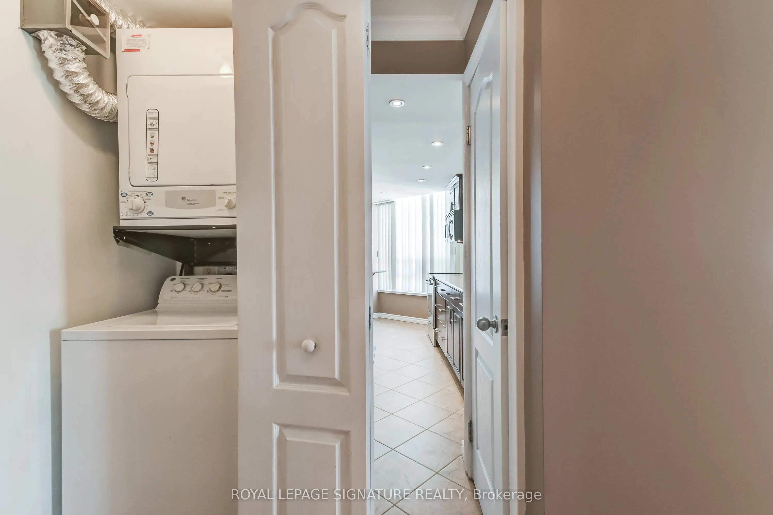 75 King Street E, #1105