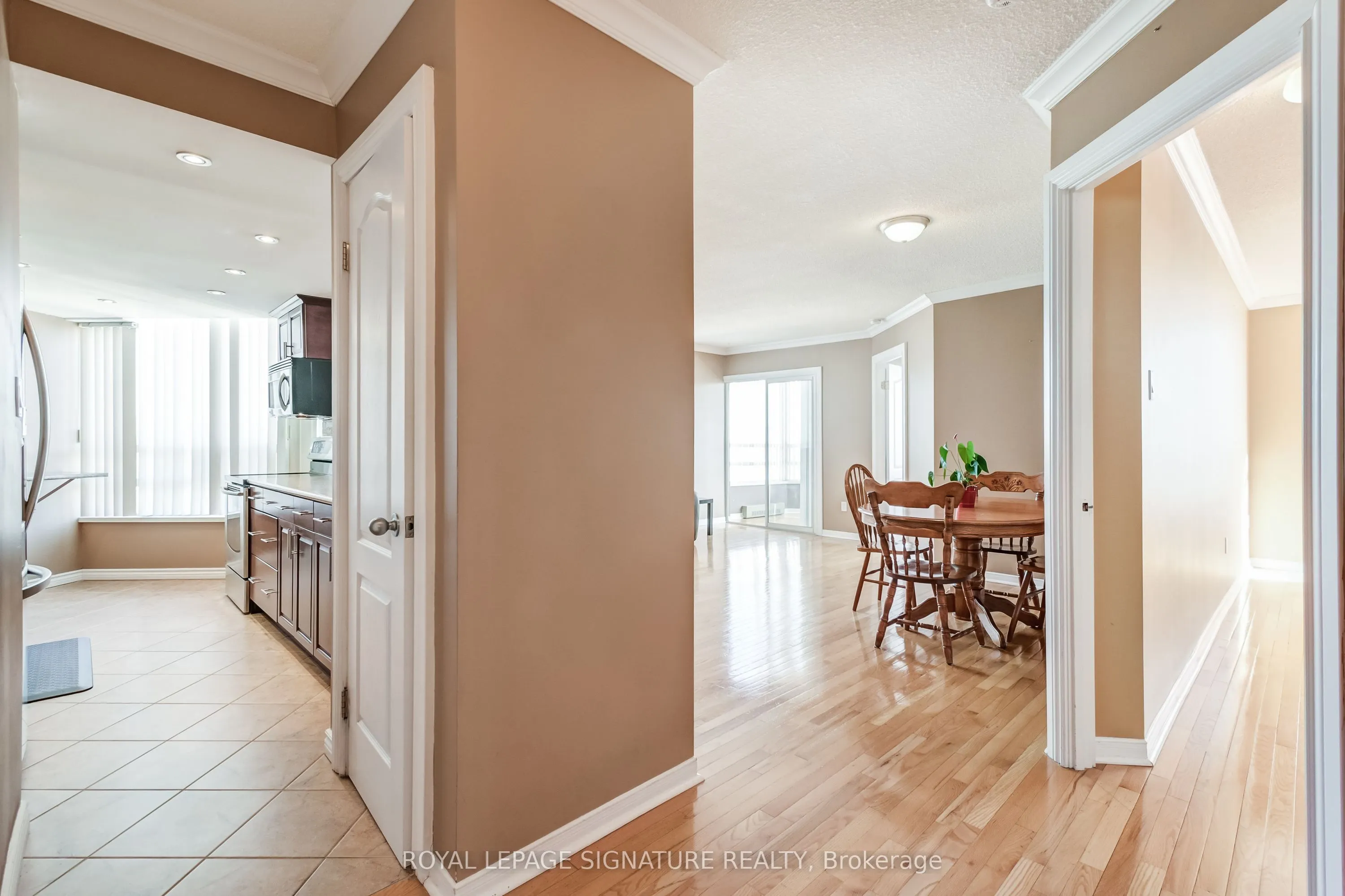 75 King Street E, #1105