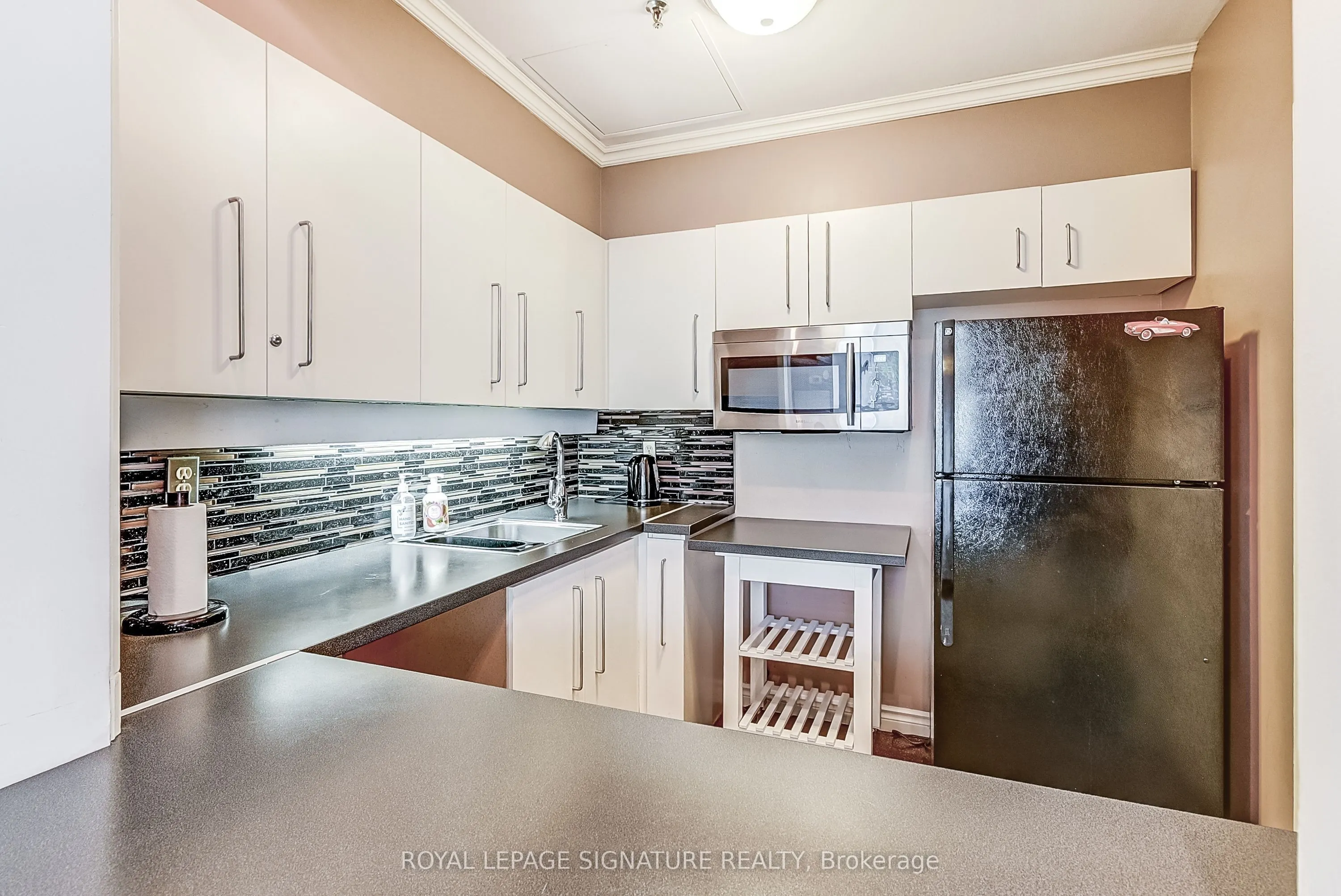 75 King Street E, #1105