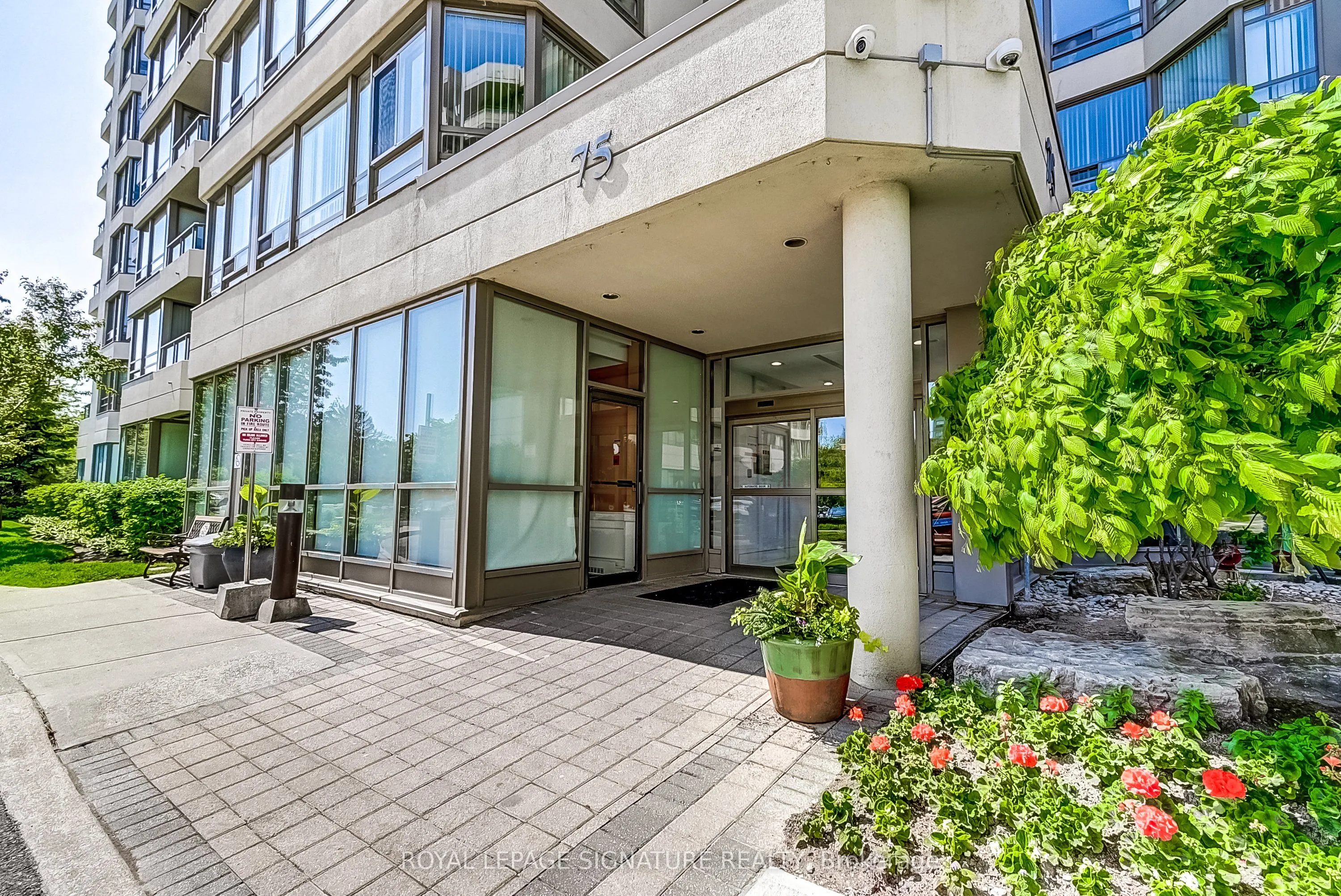 75 King Street E, #1105