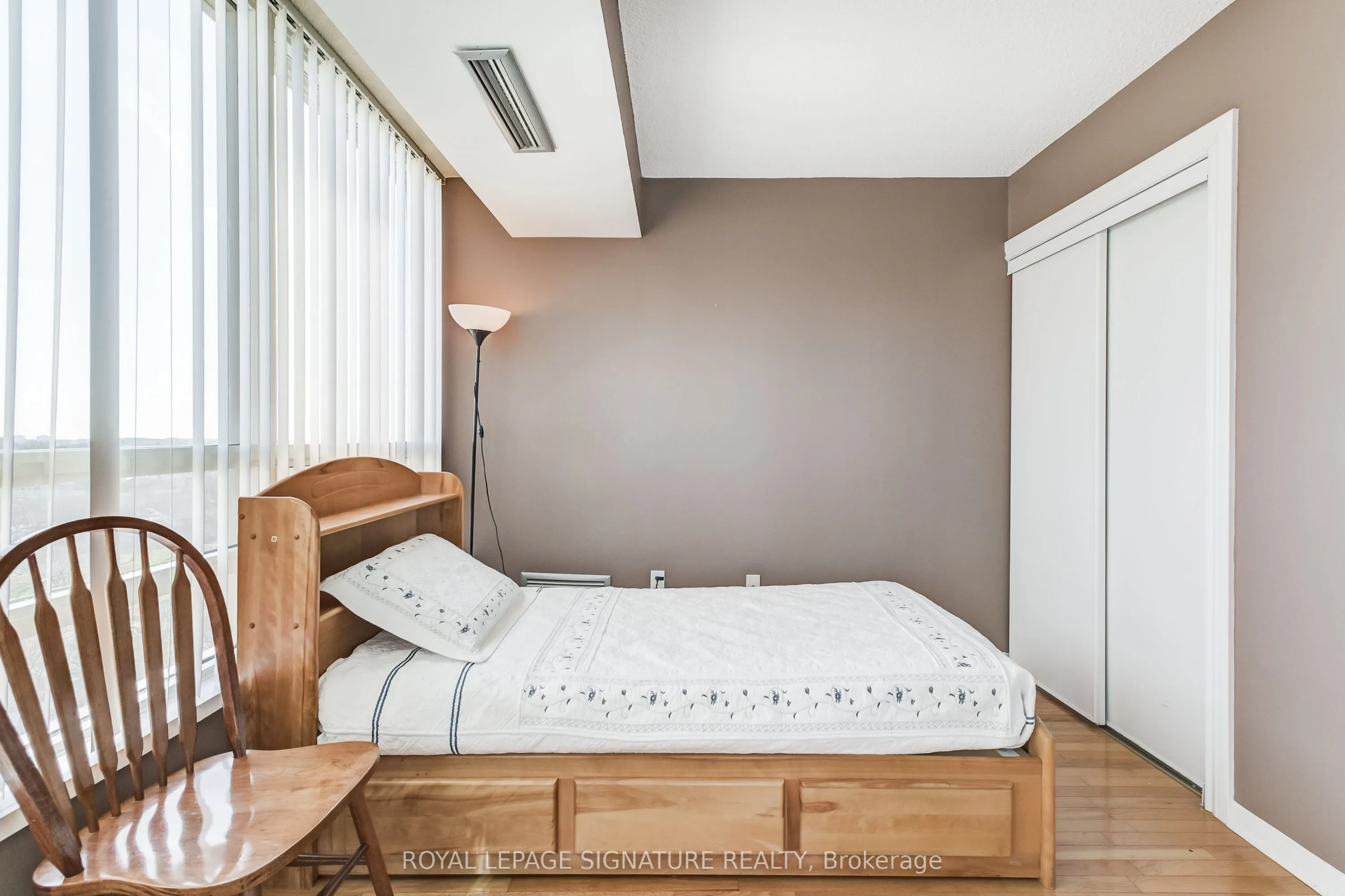 75 King Street E, #1105