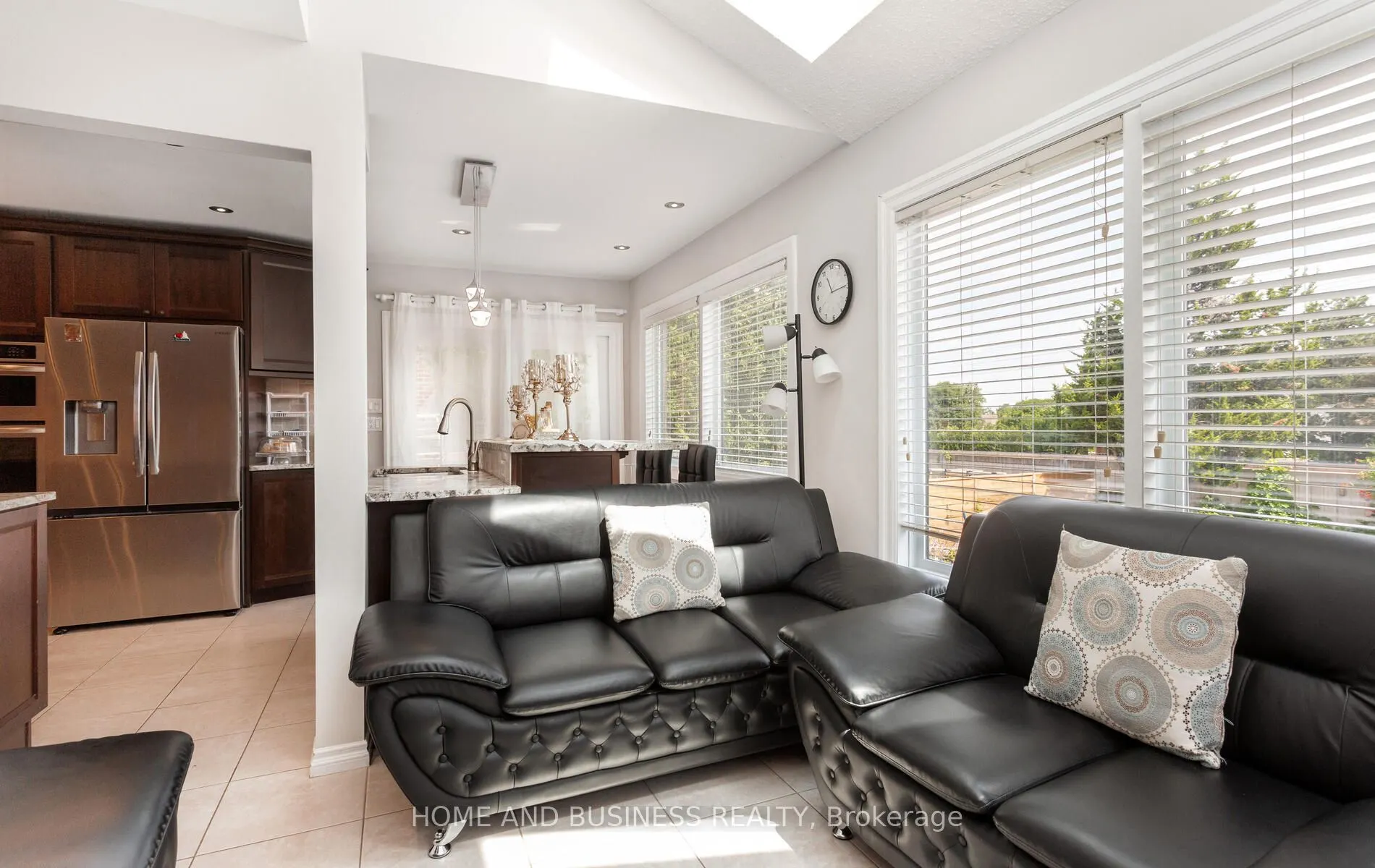6919 Hickling Crescent