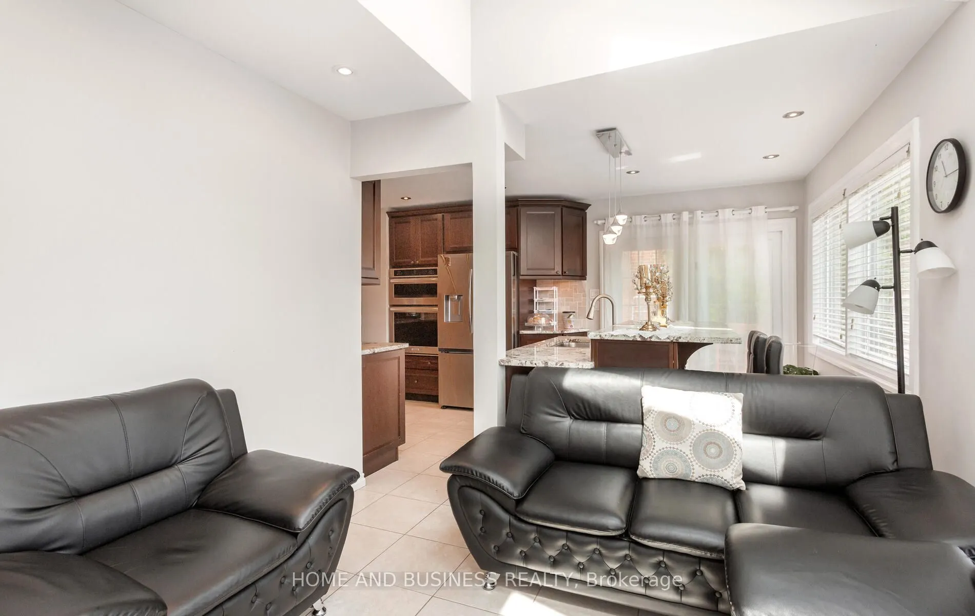 6919 Hickling Crescent