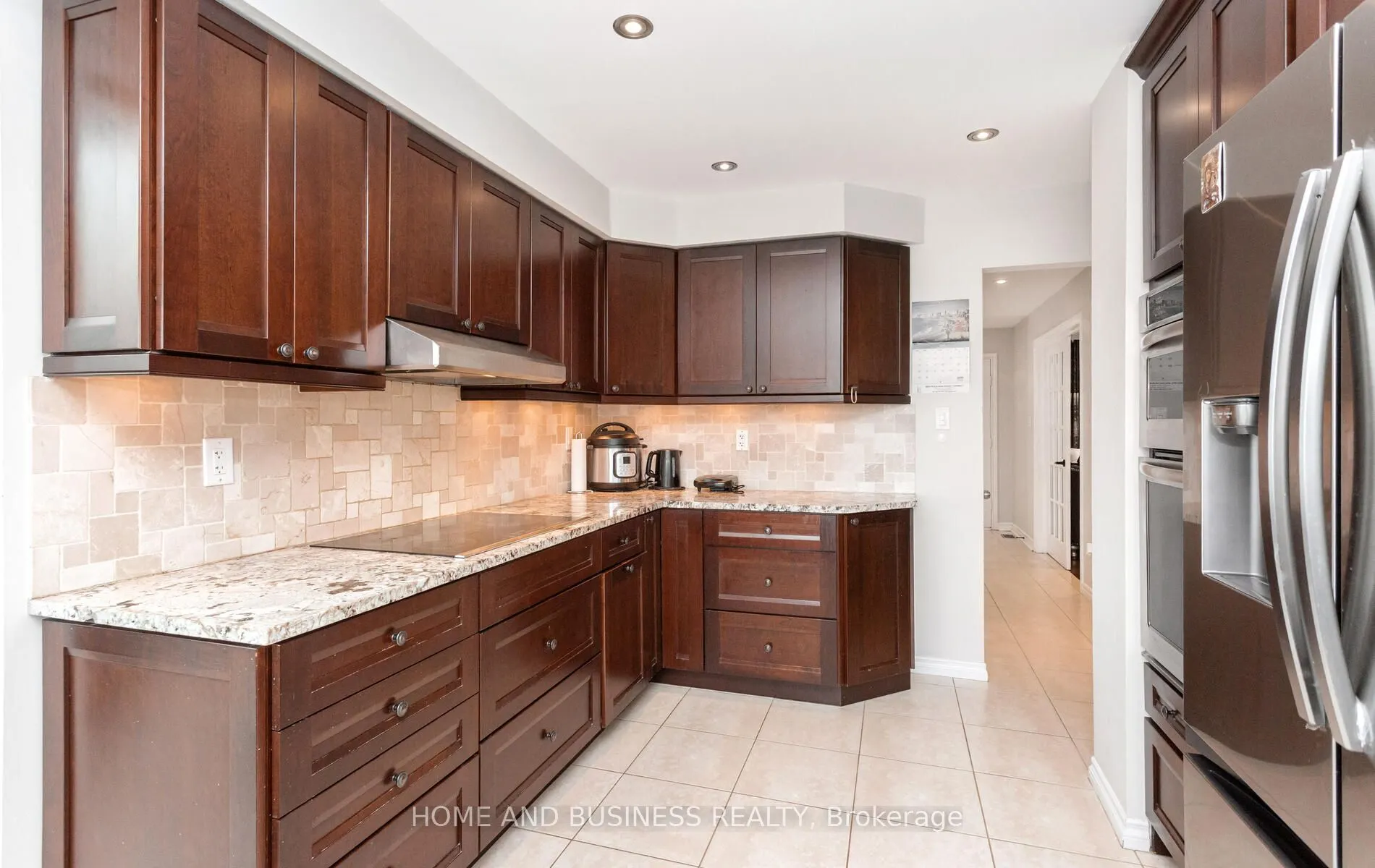 6919 Hickling Crescent