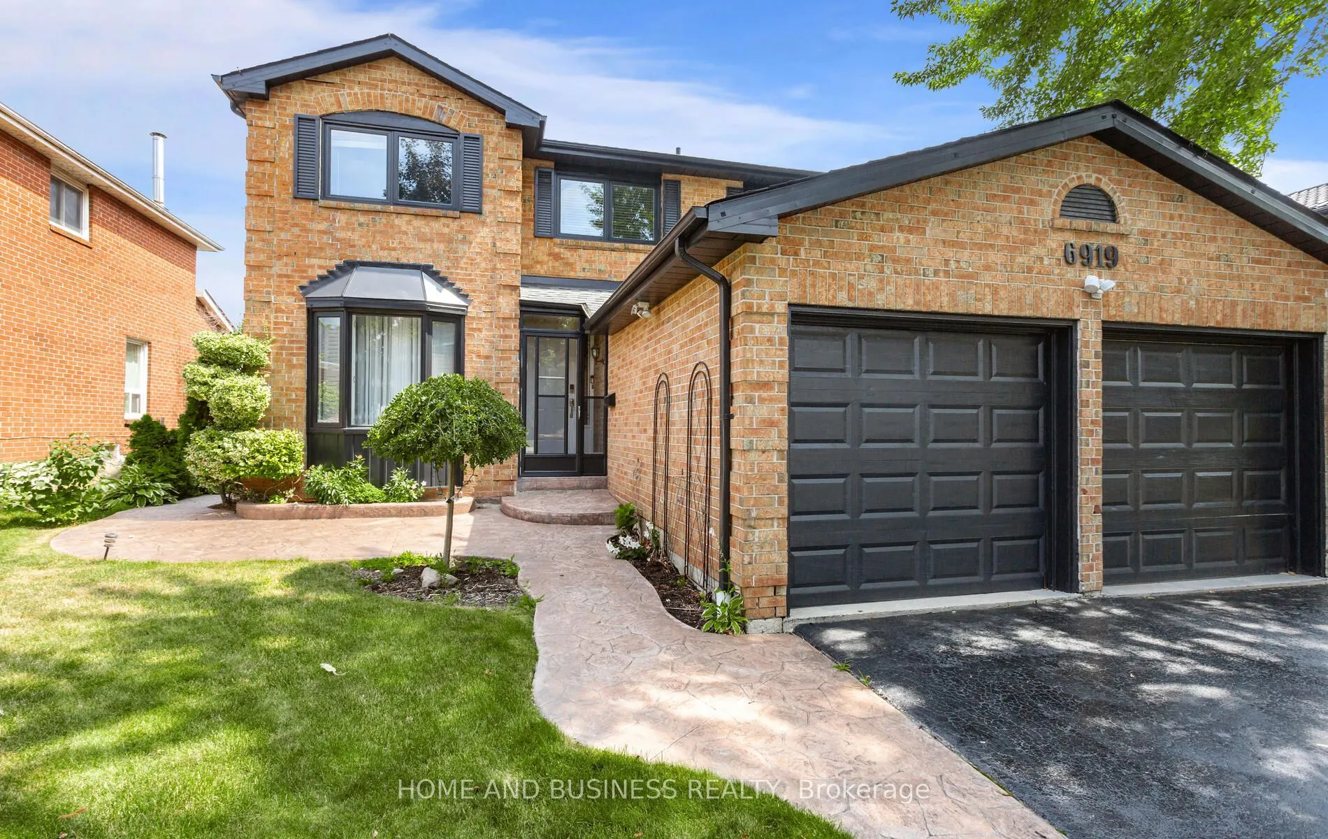 6919 Hickling Crescent