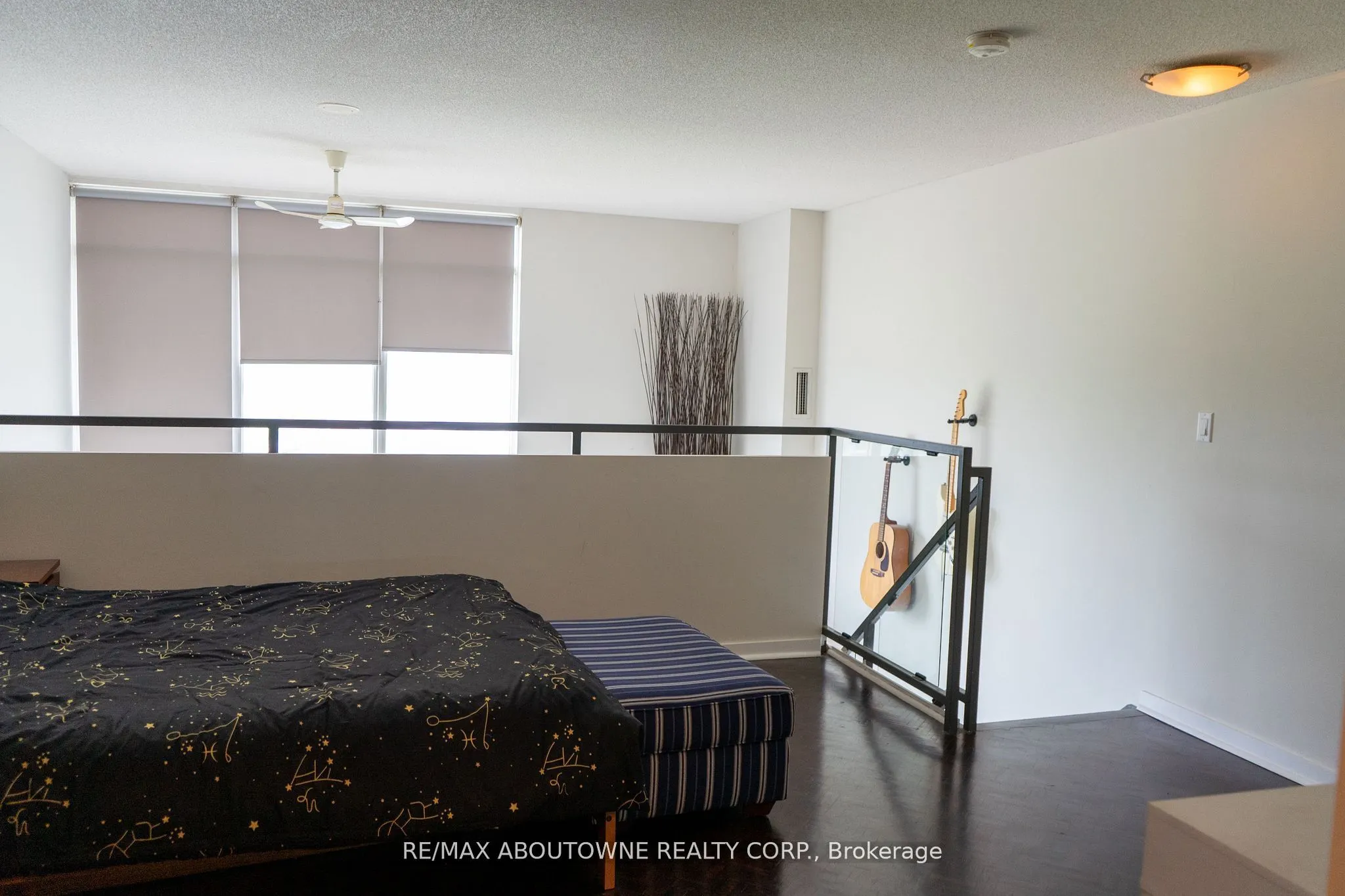250 Manitoba Street, #814