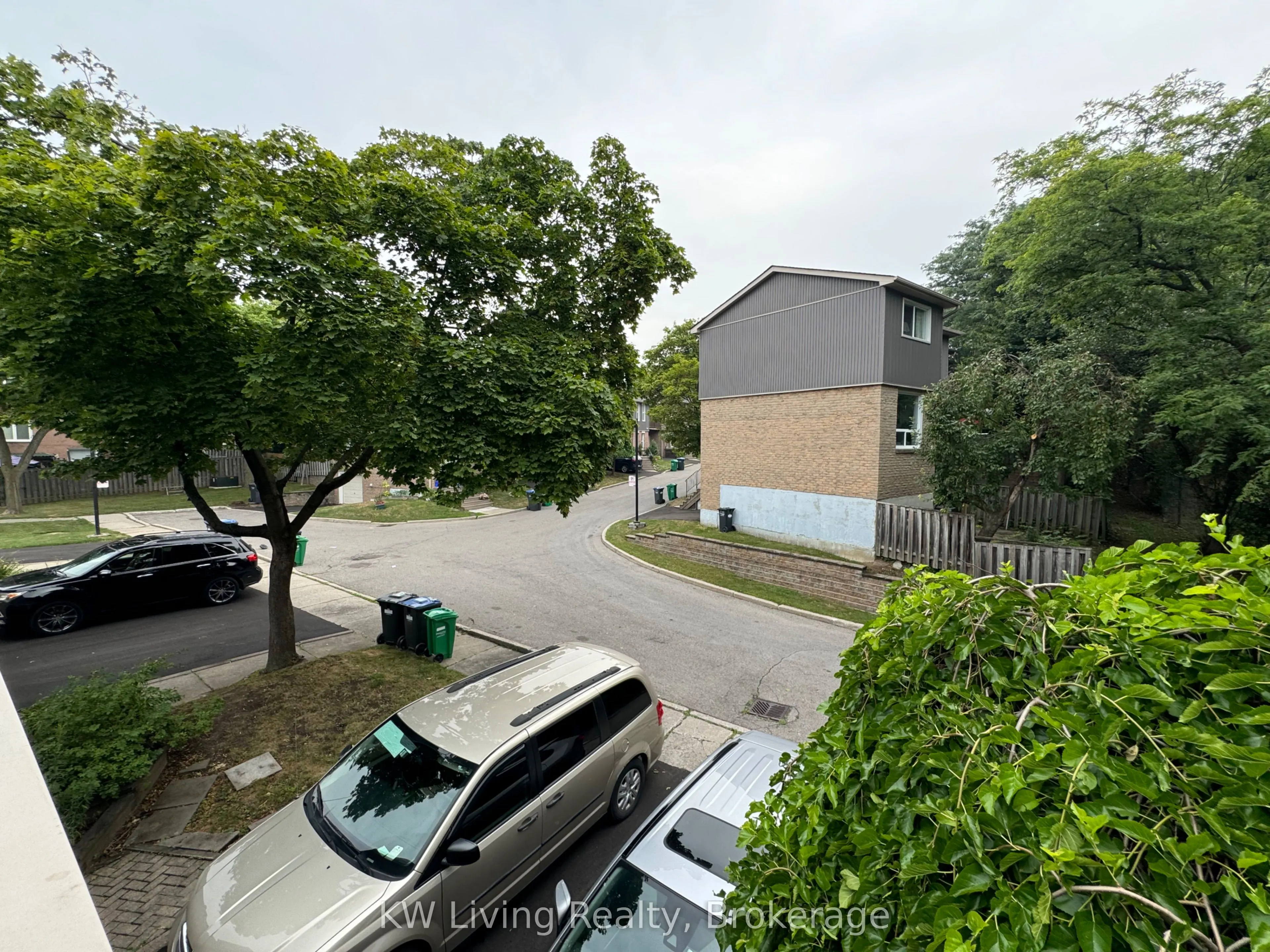 900 Dundas Street W, #26