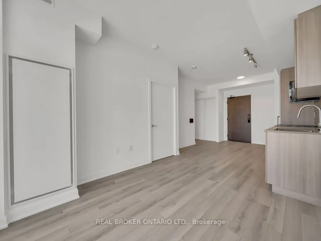 1005 Dundas Street E, #116