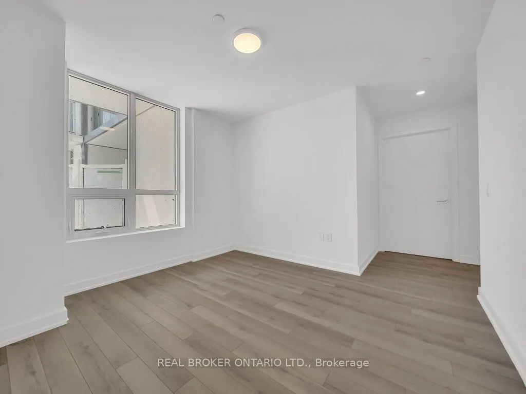 1005 Dundas Street E, #116