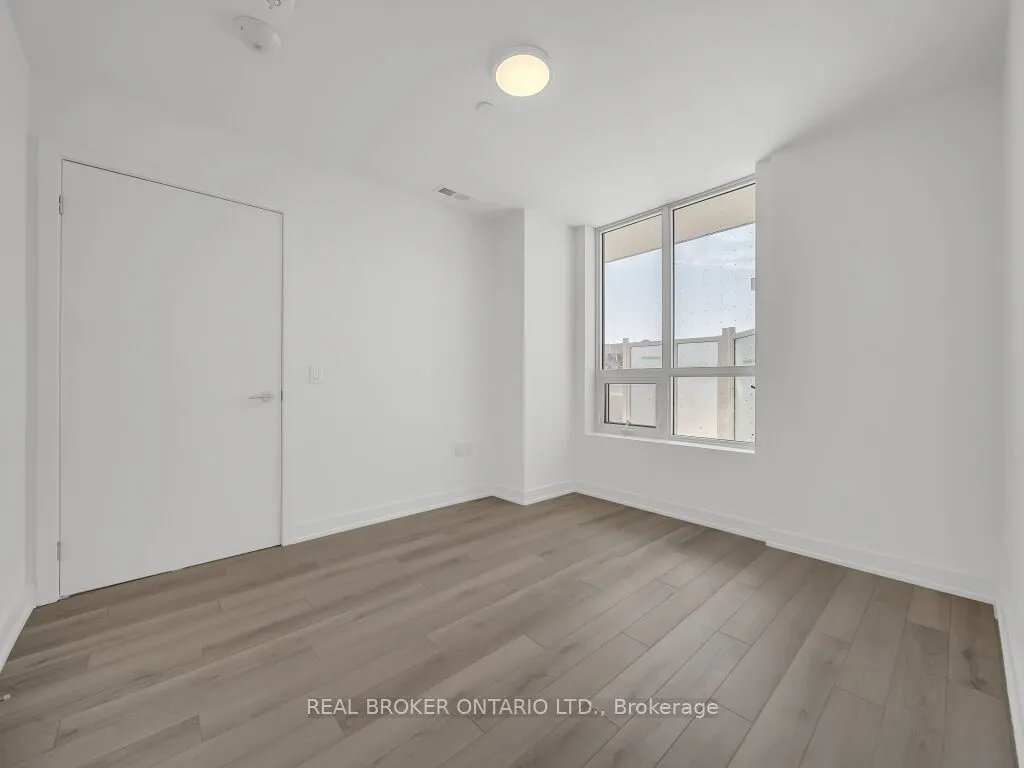 1005 Dundas Street E, #116