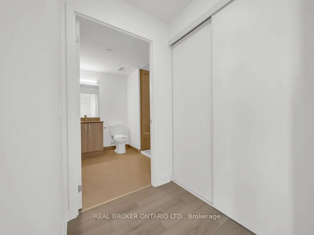 1005 Dundas Street E, #116