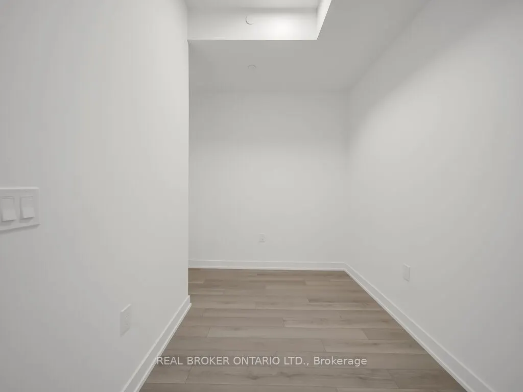 1005 Dundas Street E, #116