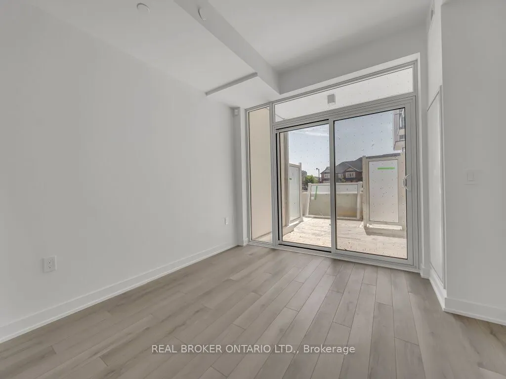 1005 Dundas Street E, #116