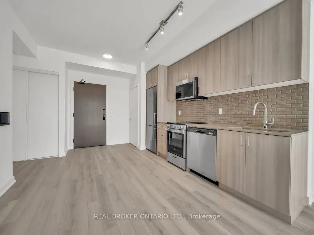 1005 Dundas Street E, #116