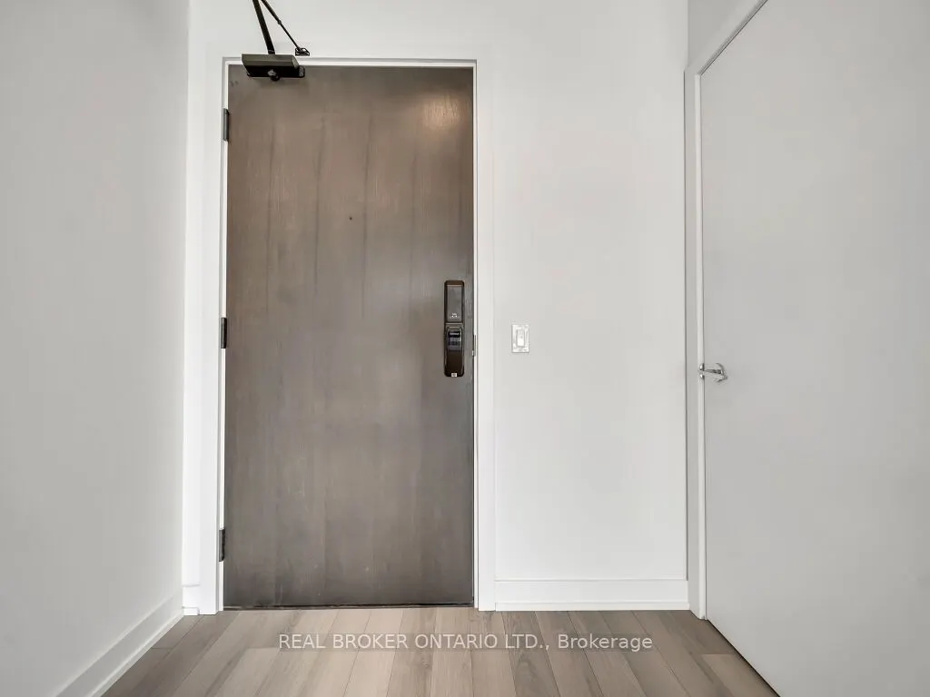 1005 Dundas Street E, #116