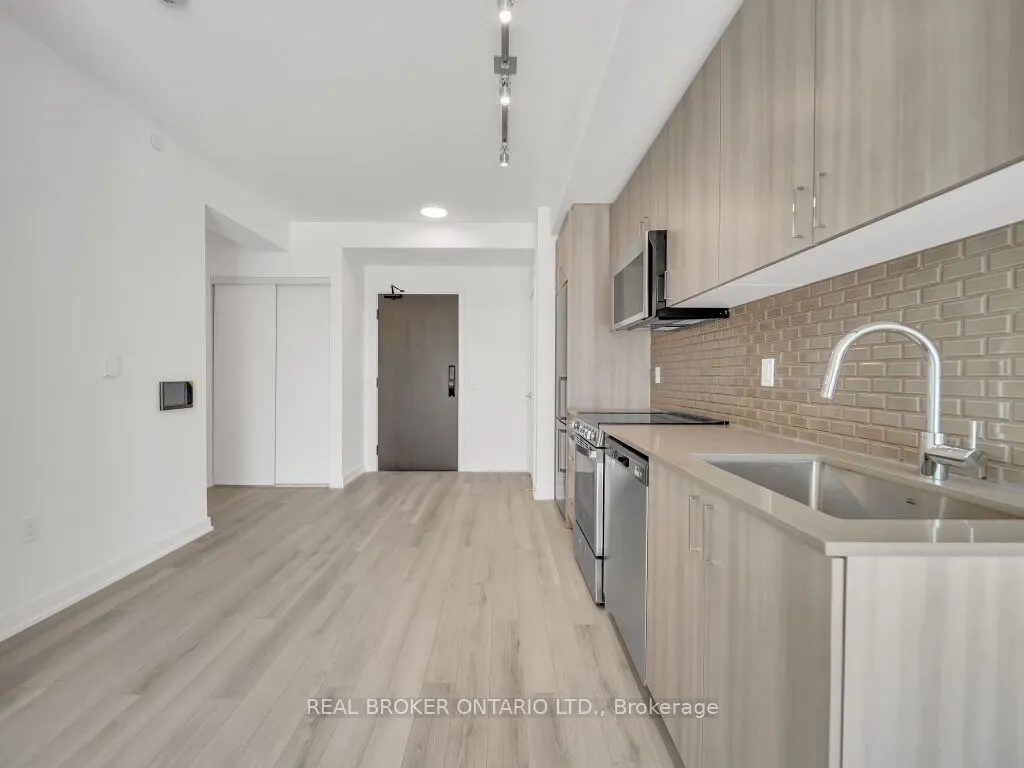 1005 Dundas Street E, #116