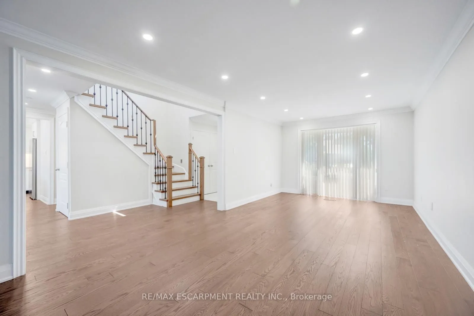 17 Nantucket Crescent