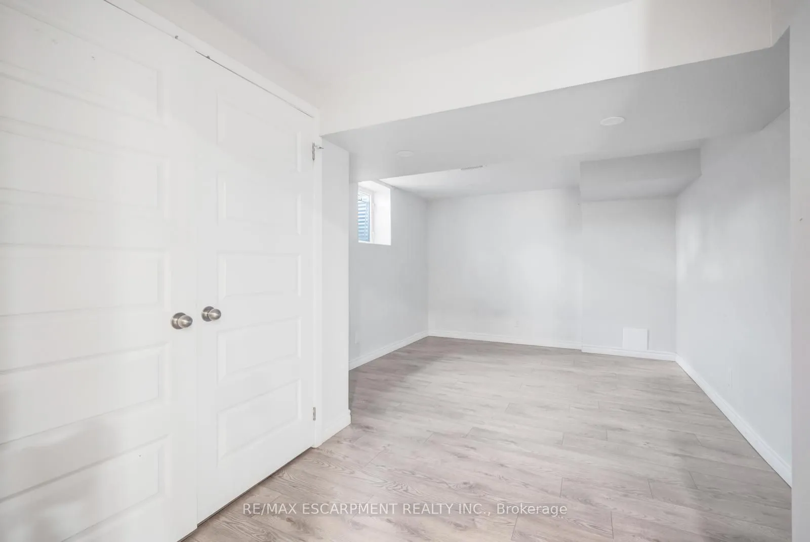17 Nantucket Crescent
