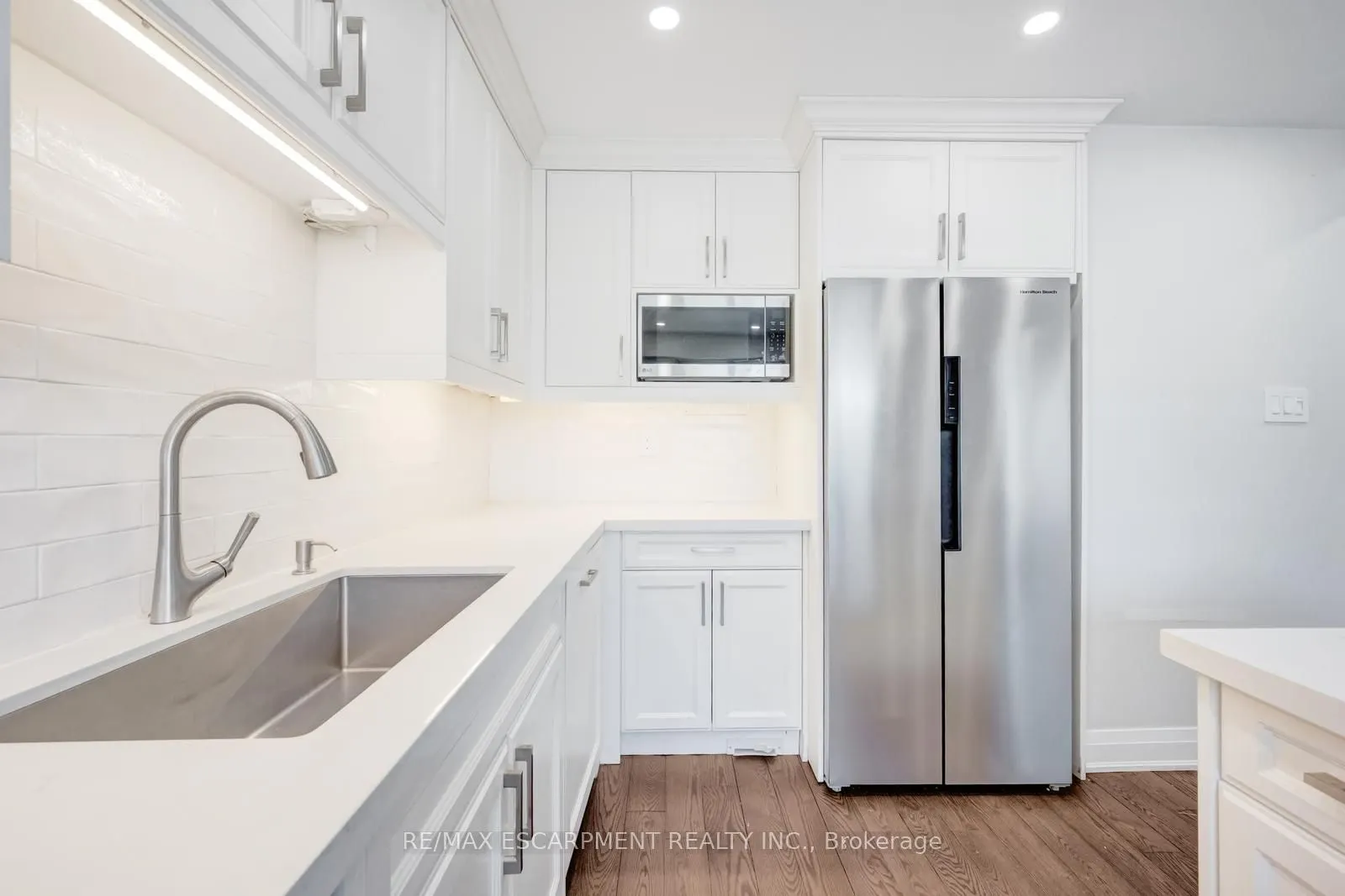 17 Nantucket Crescent
