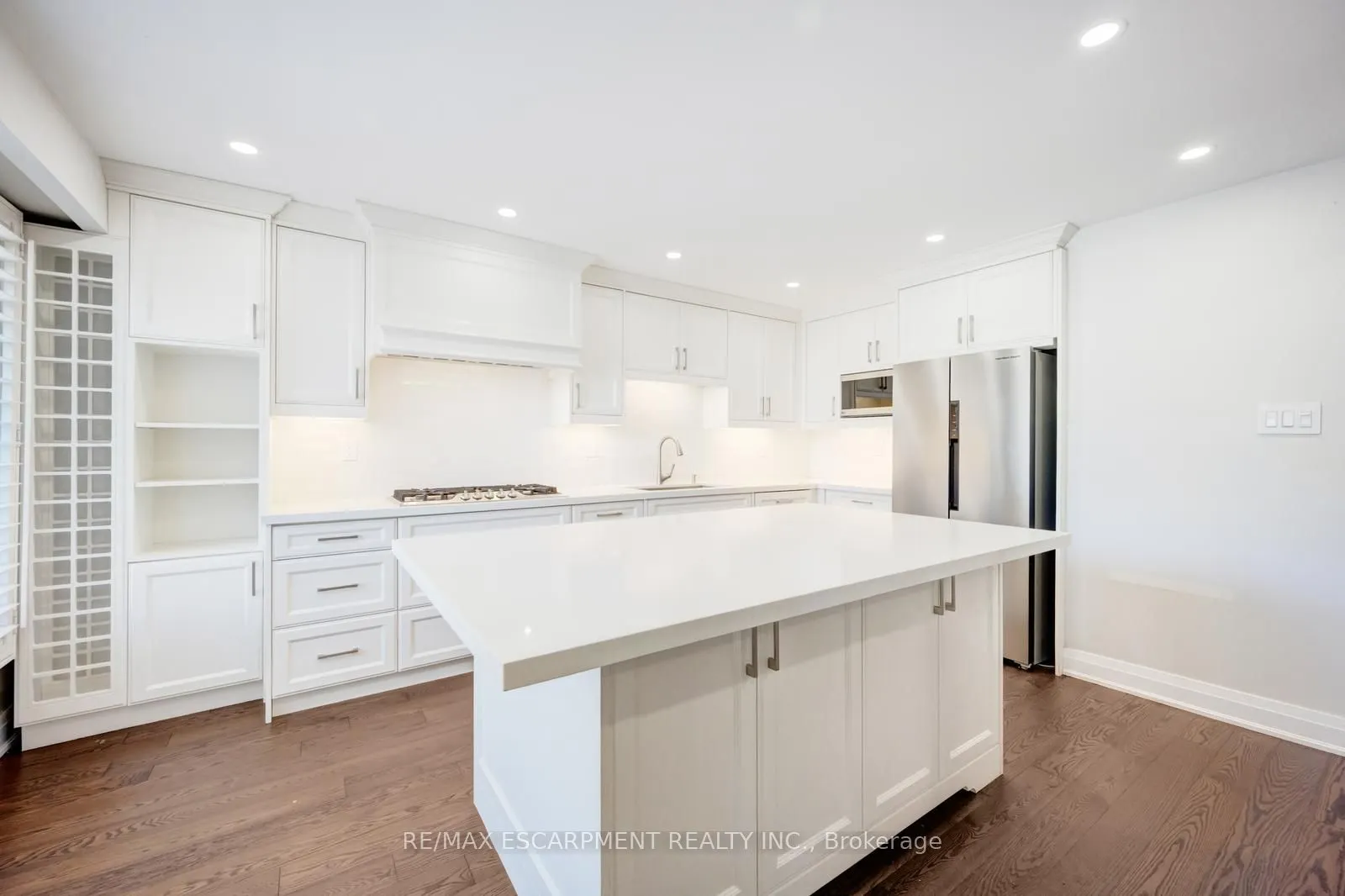 17 Nantucket Crescent