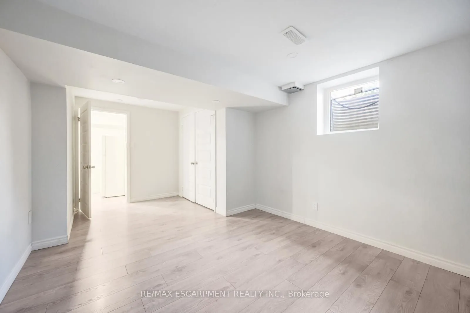 17 Nantucket Crescent