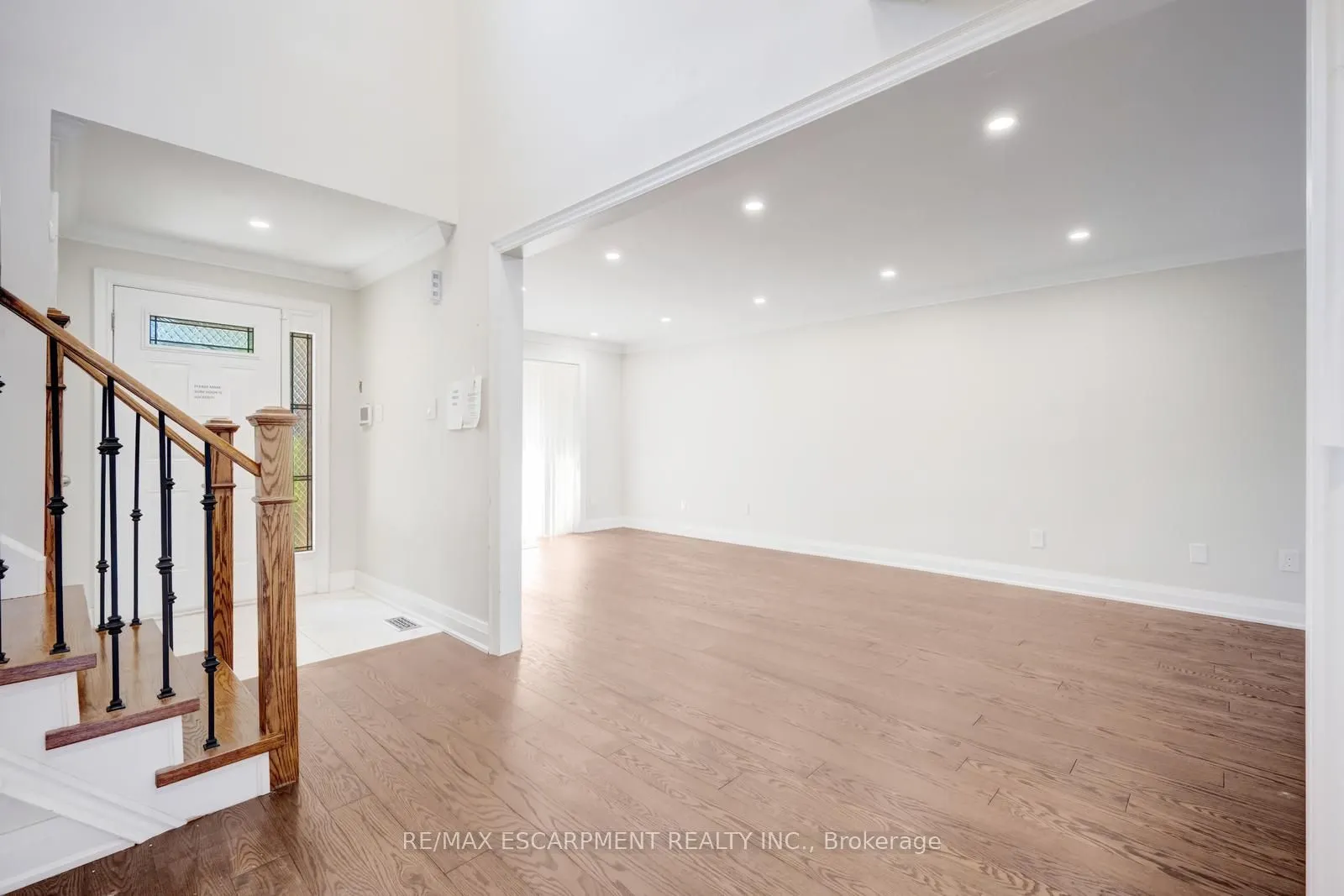 17 Nantucket Crescent