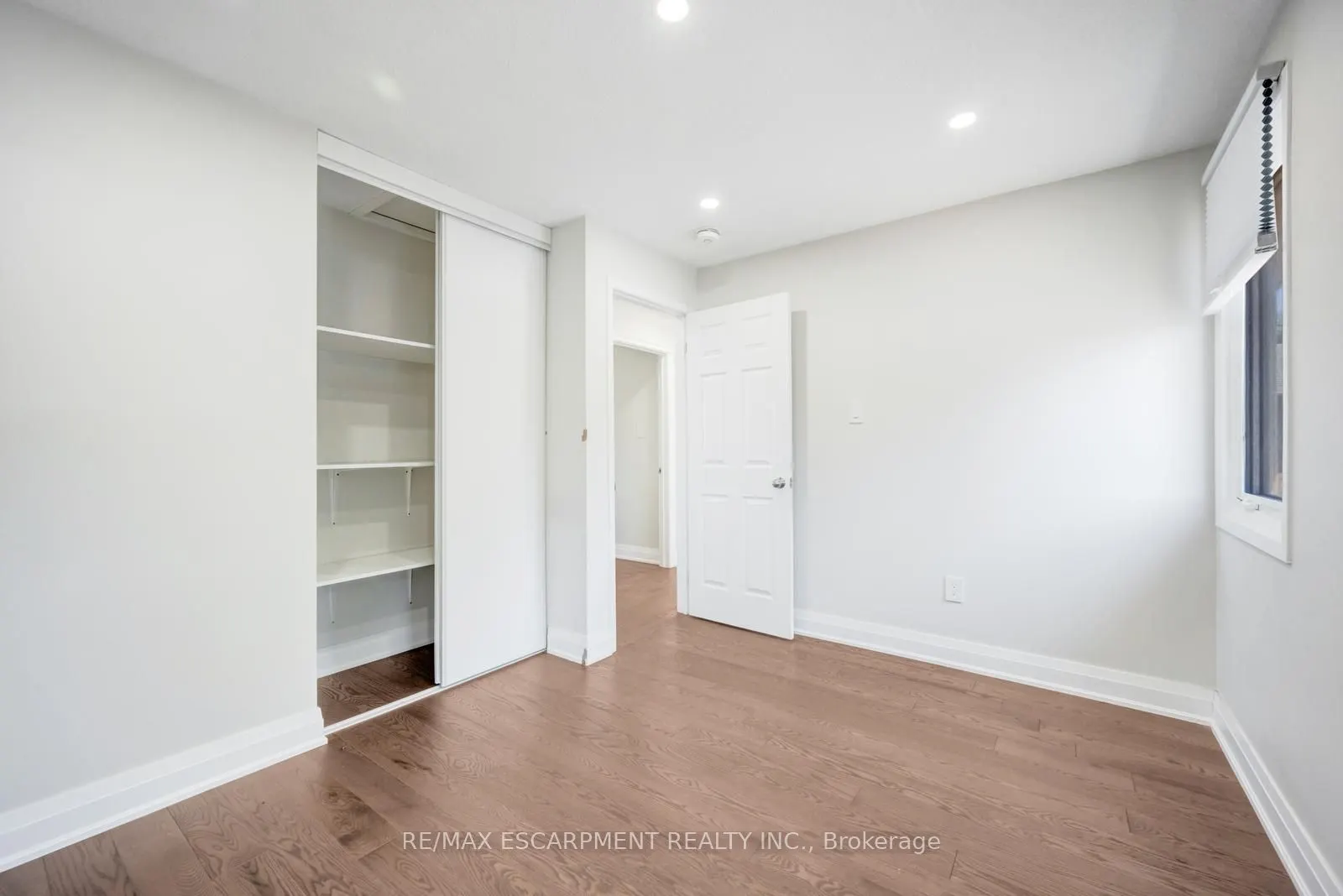 17 Nantucket Crescent