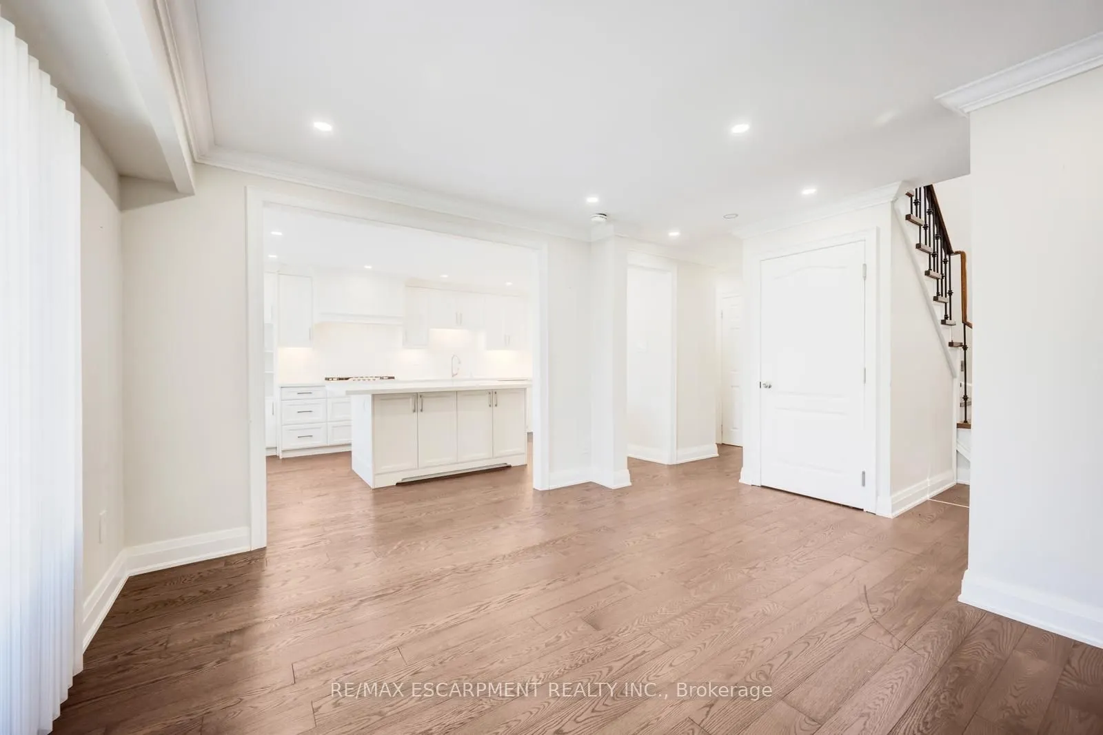 17 Nantucket Crescent