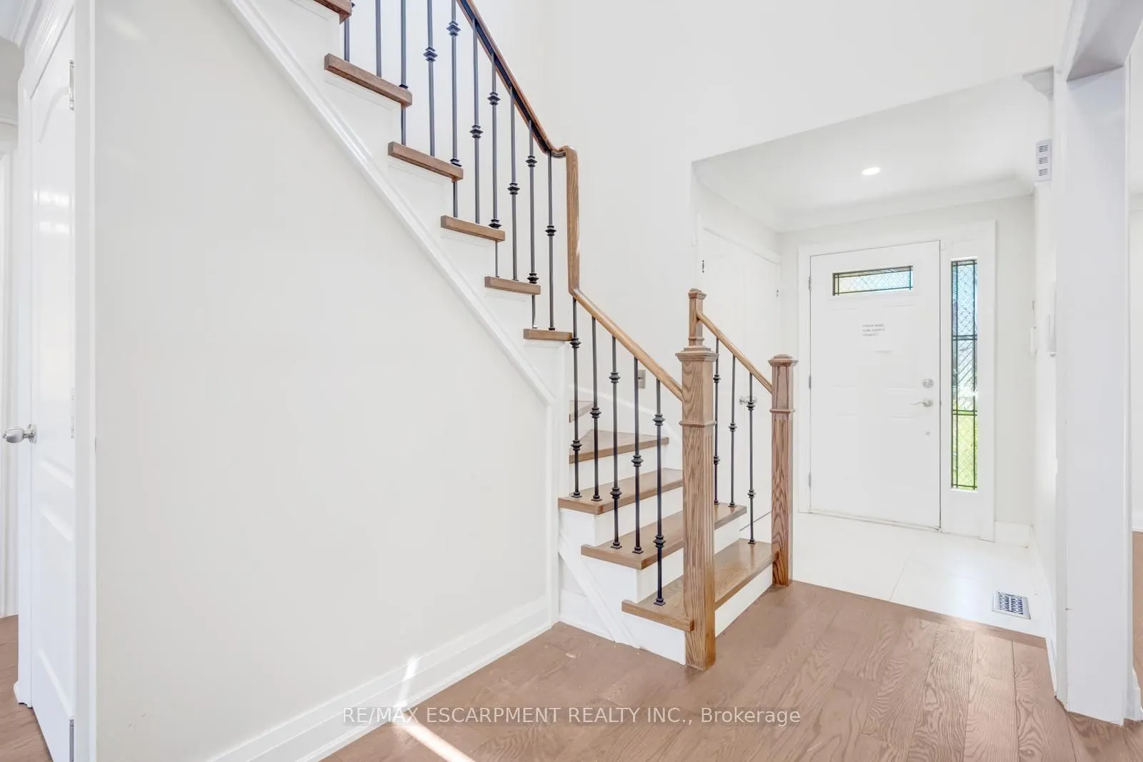 17 Nantucket Crescent