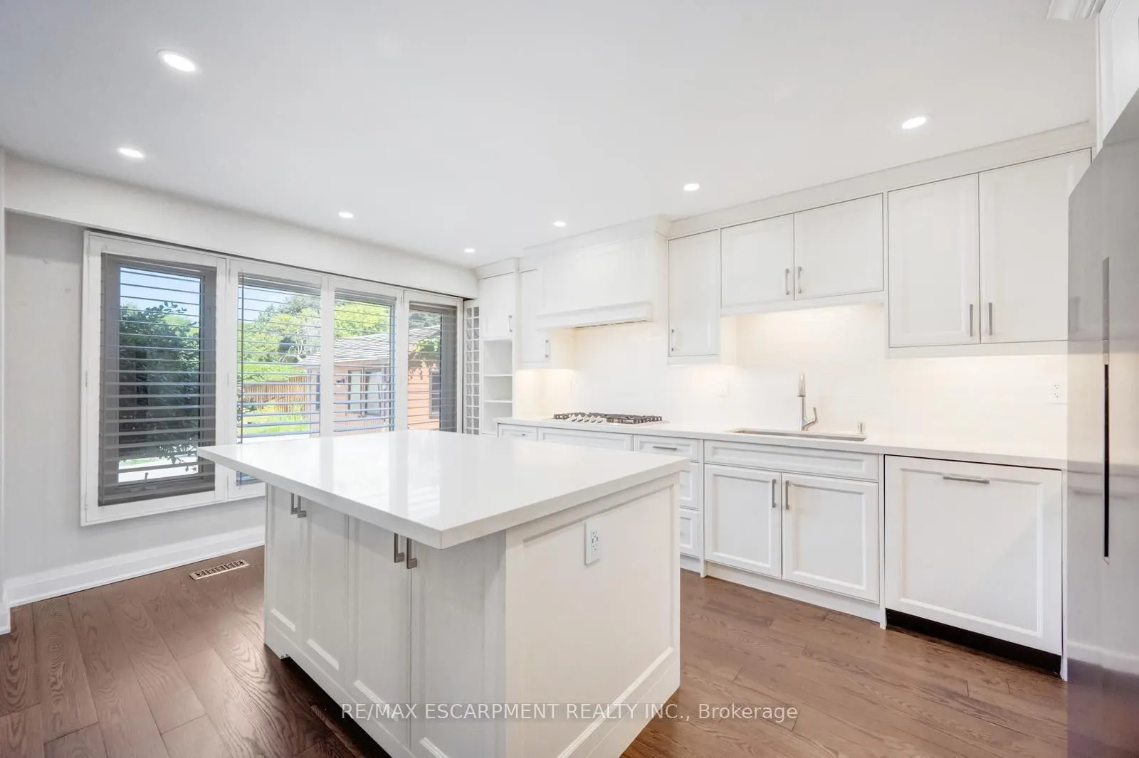 17 Nantucket Crescent