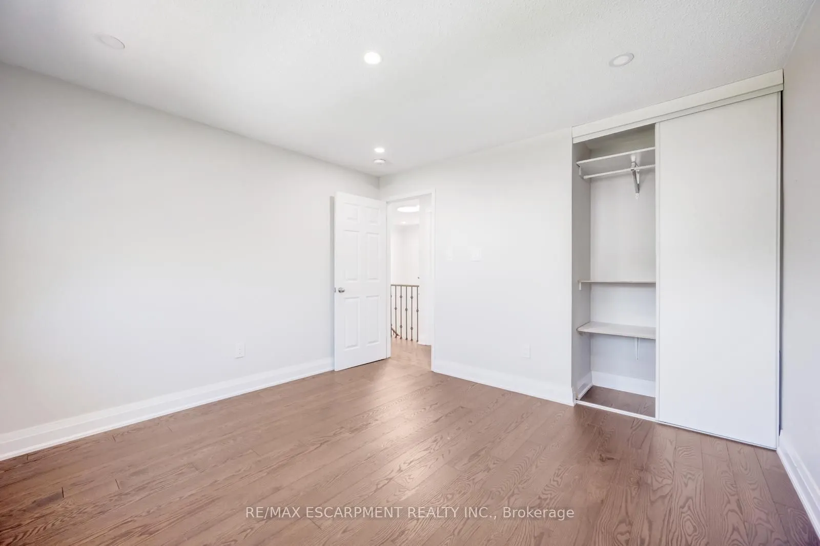 17 Nantucket Crescent