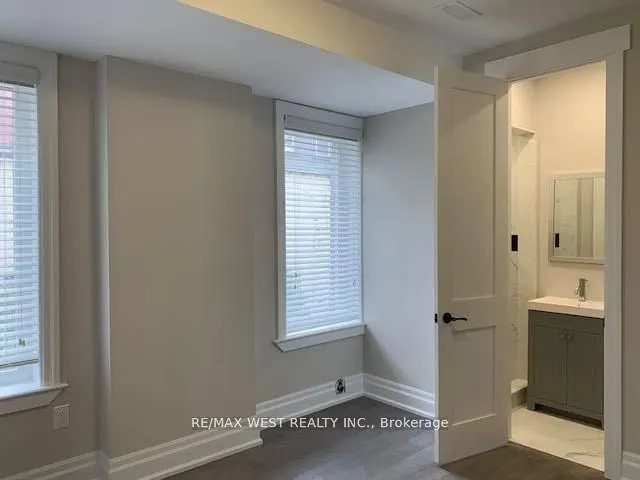 1495 King Street W, #2nd Fl