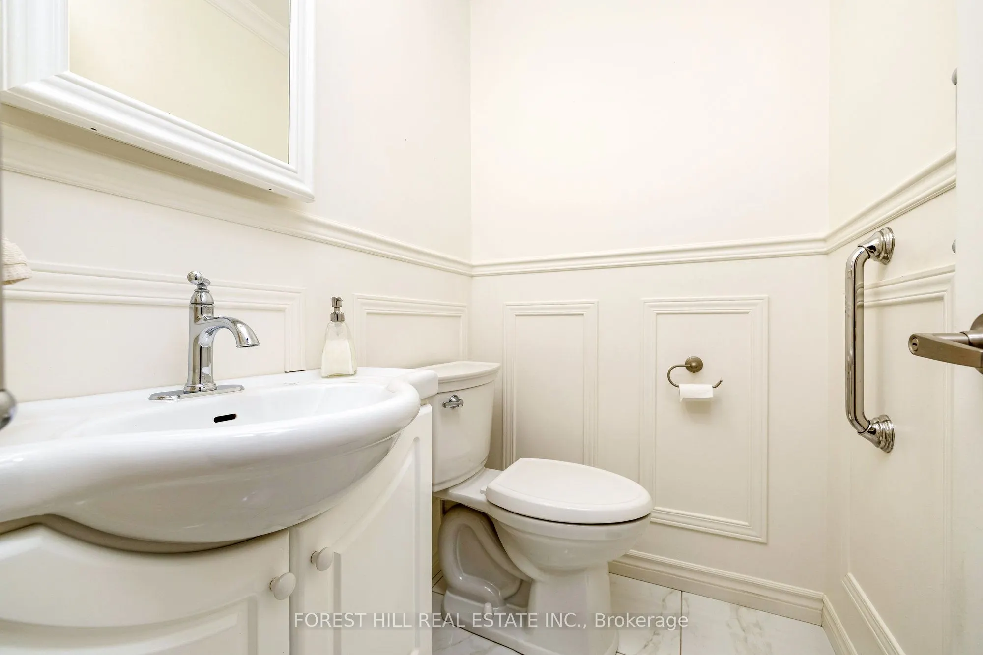 3441 Charmaine Heights