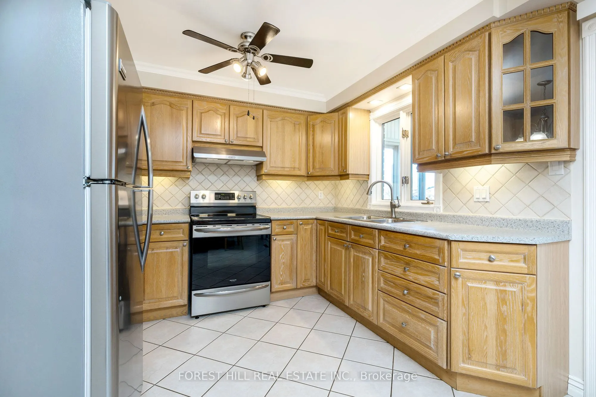 3441 Charmaine Heights