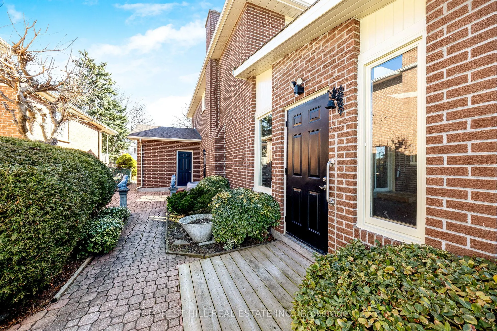 3441 Charmaine Heights